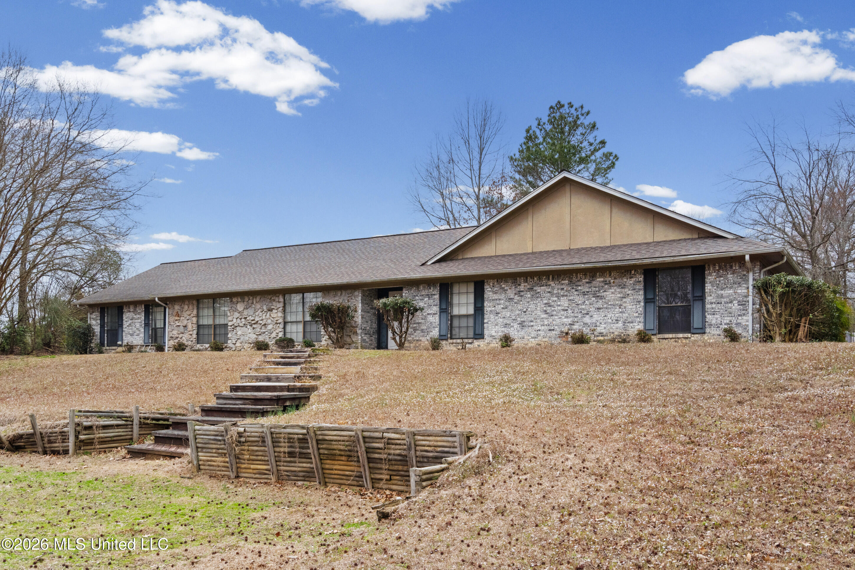 165 Devils Backbone Road Property Photo 2