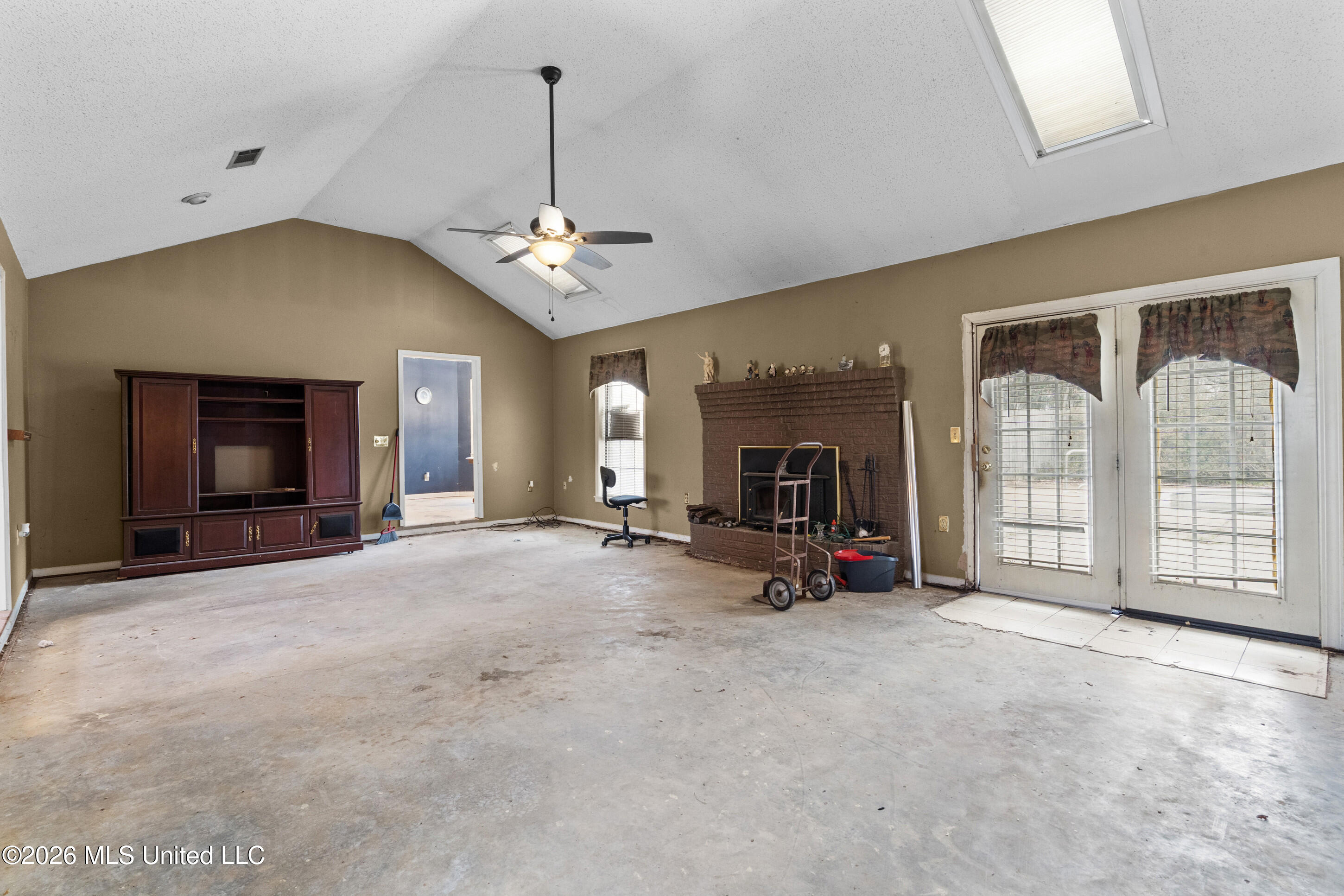 165 Devils Backbone Road Property Photo 8