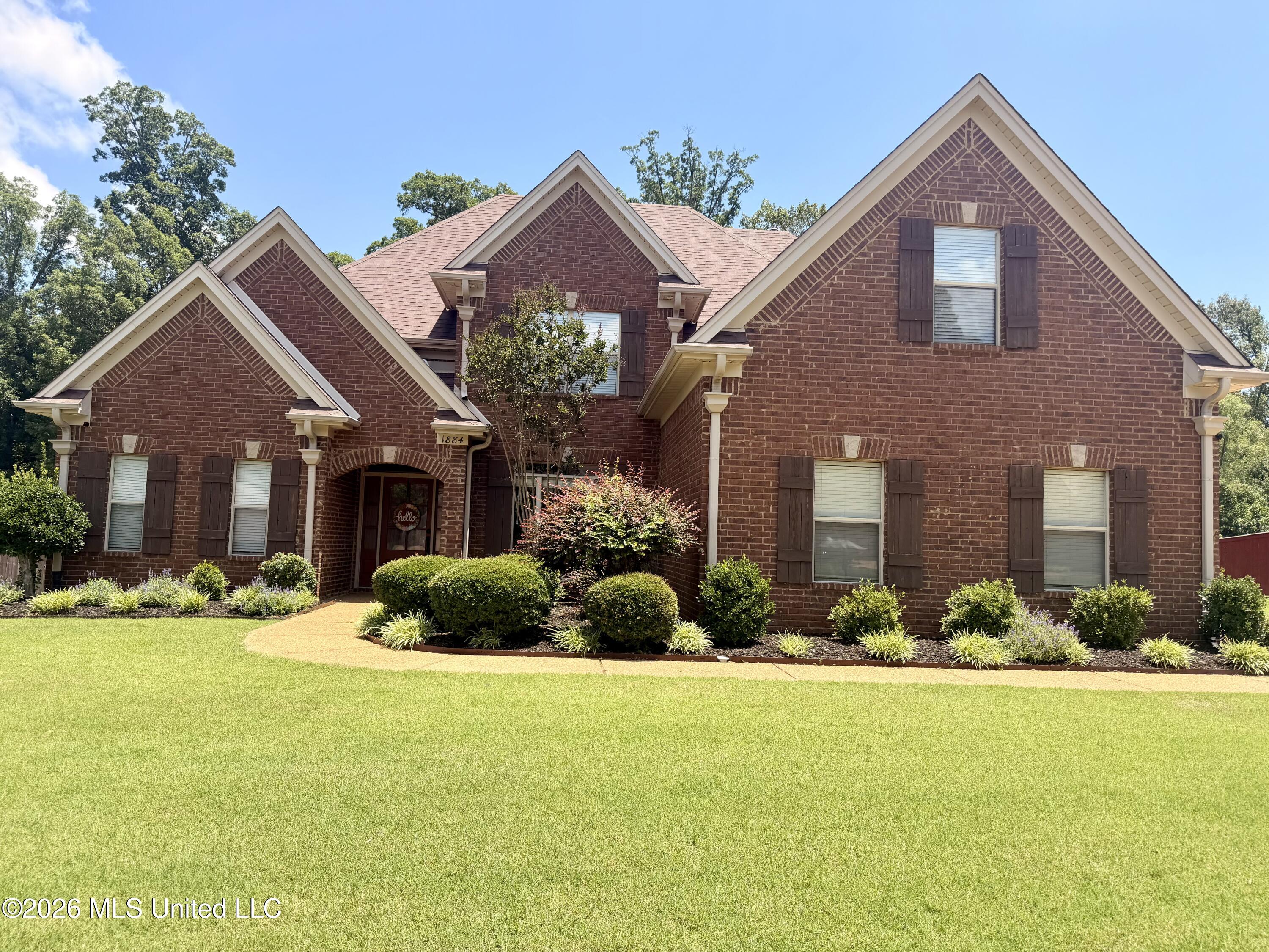 1884 W Keenlan Drive Property Photo 1