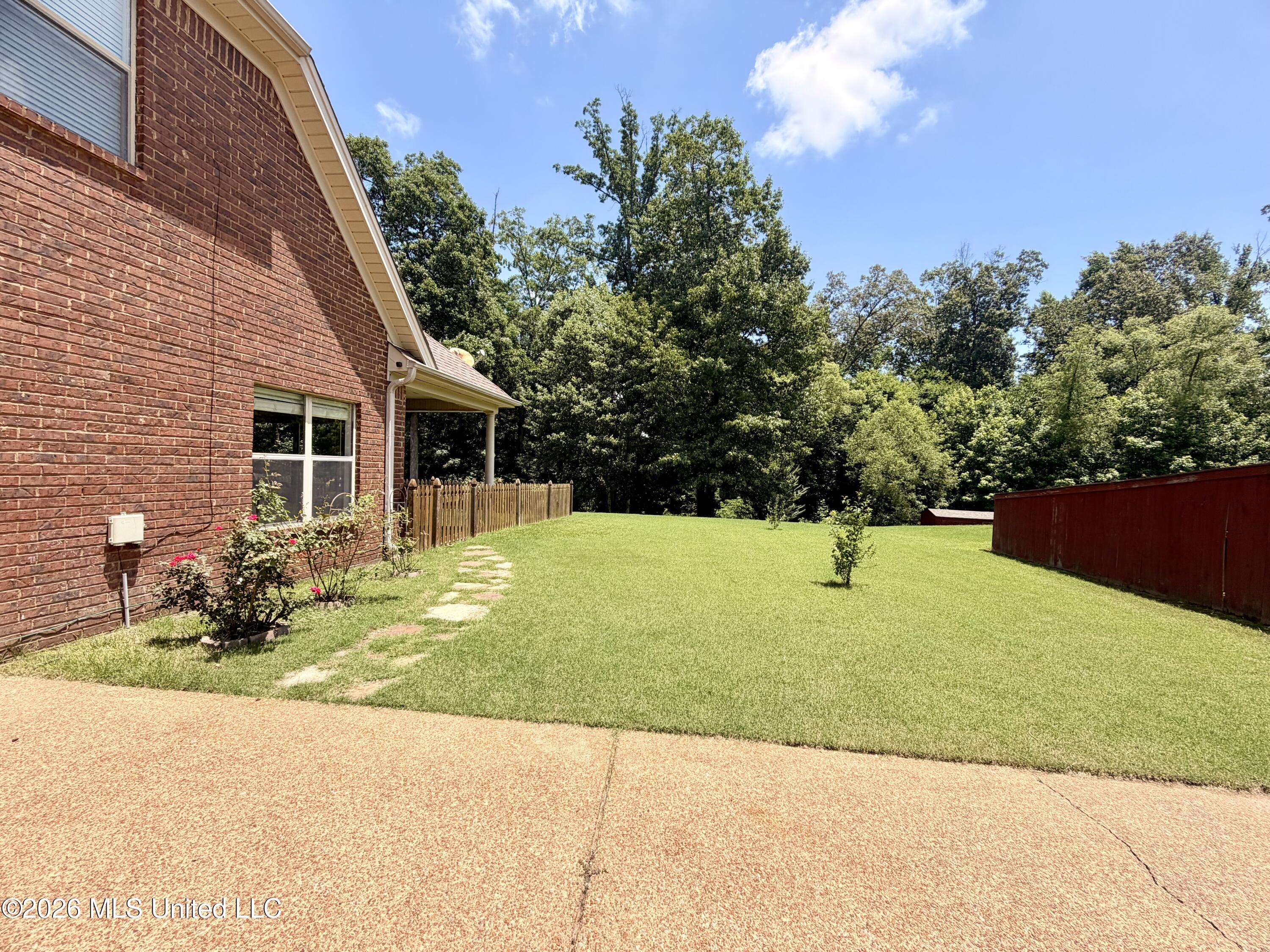1884 W Keenlan Drive Property Photo 11