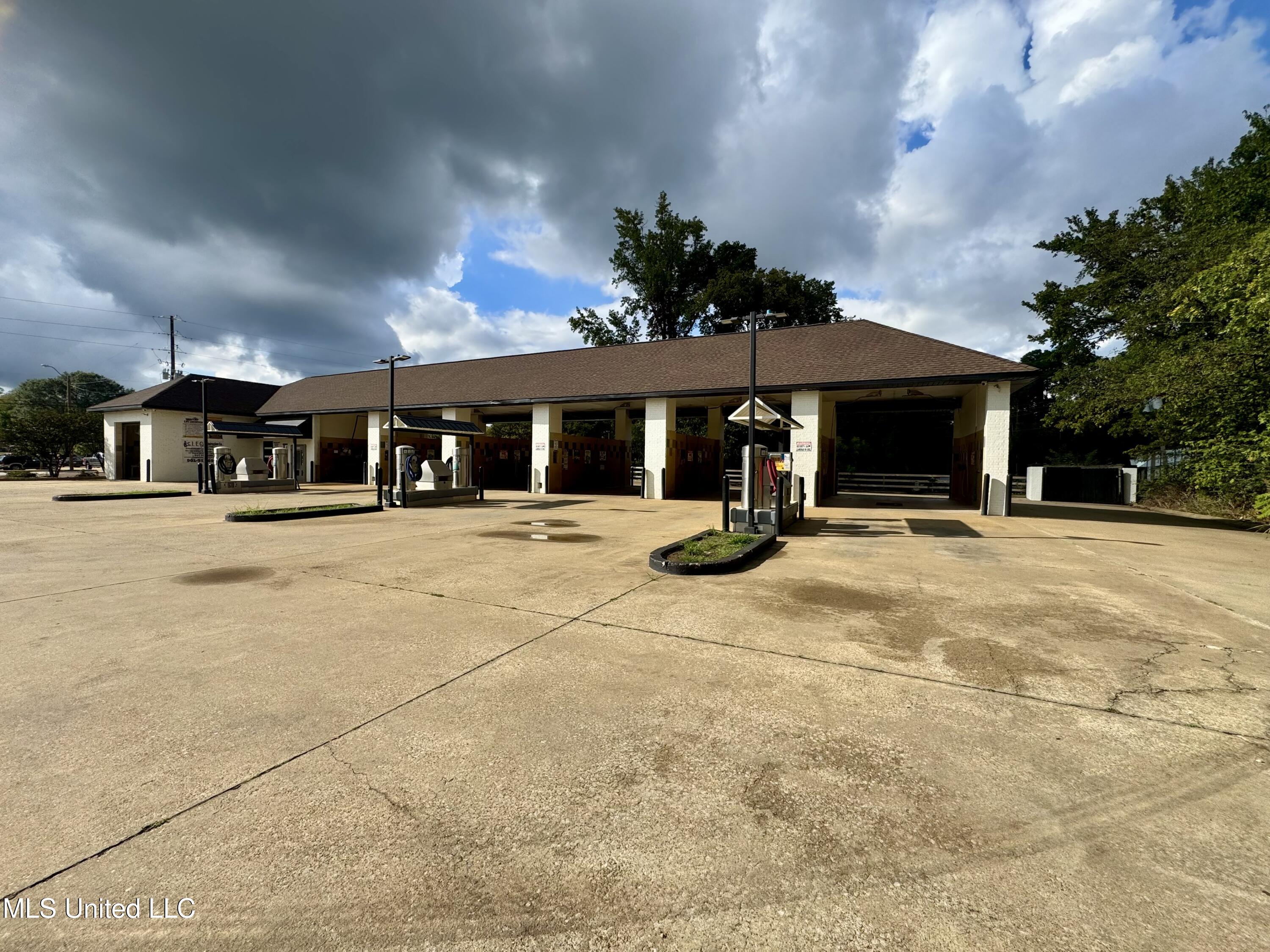 2934 S Hwy 51 Property Photo 1