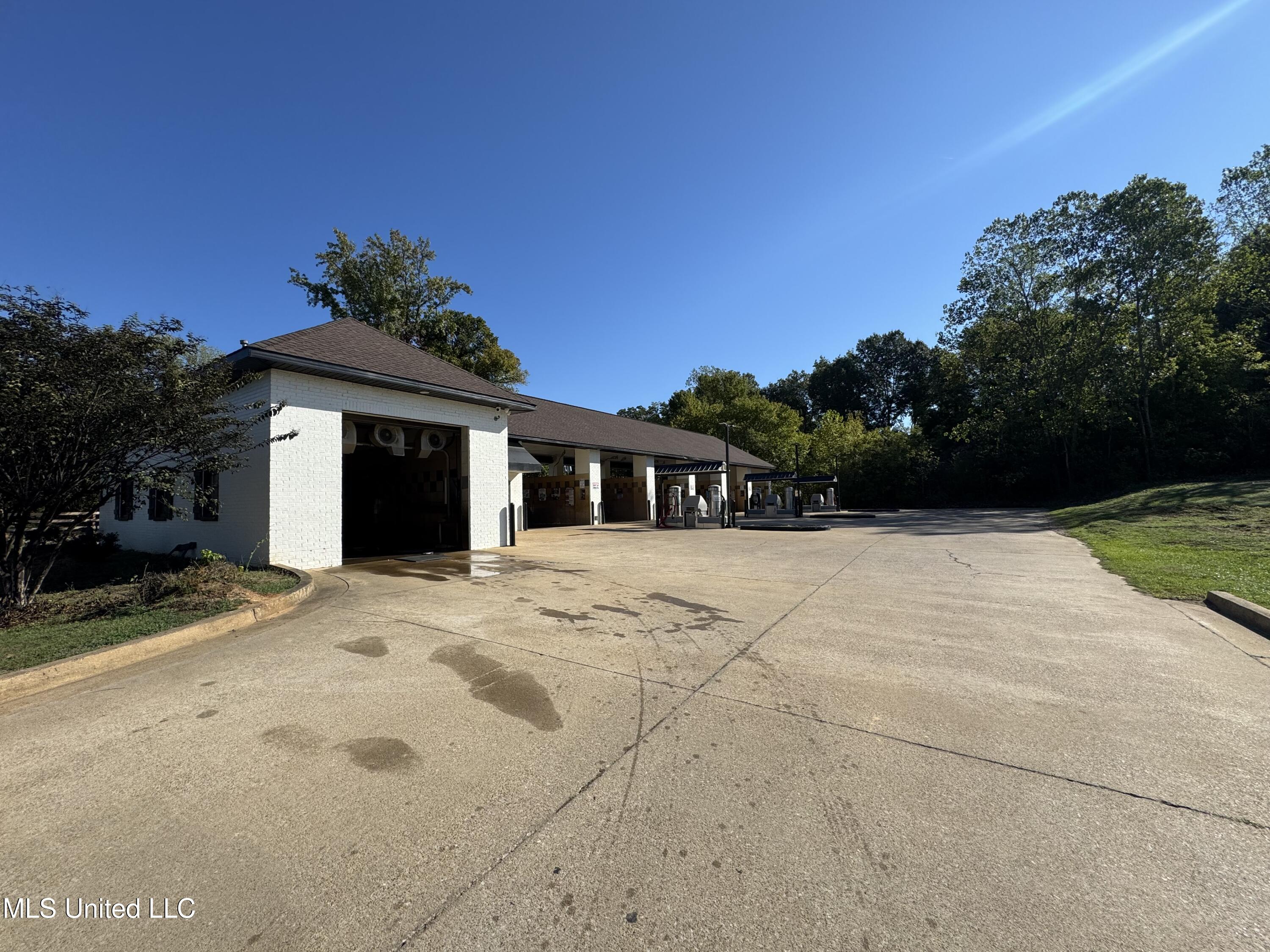 2934 S Hwy 51 Property Photo 5