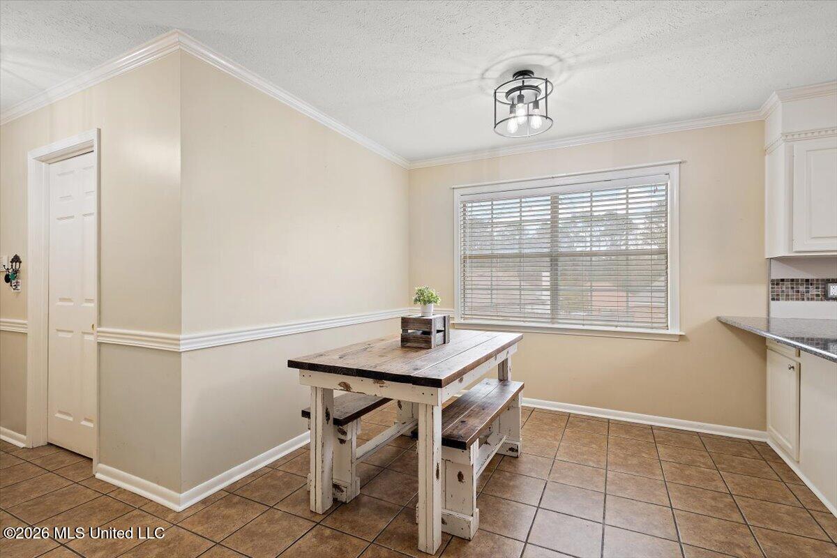 939 Tenby Drive Property Photo 11