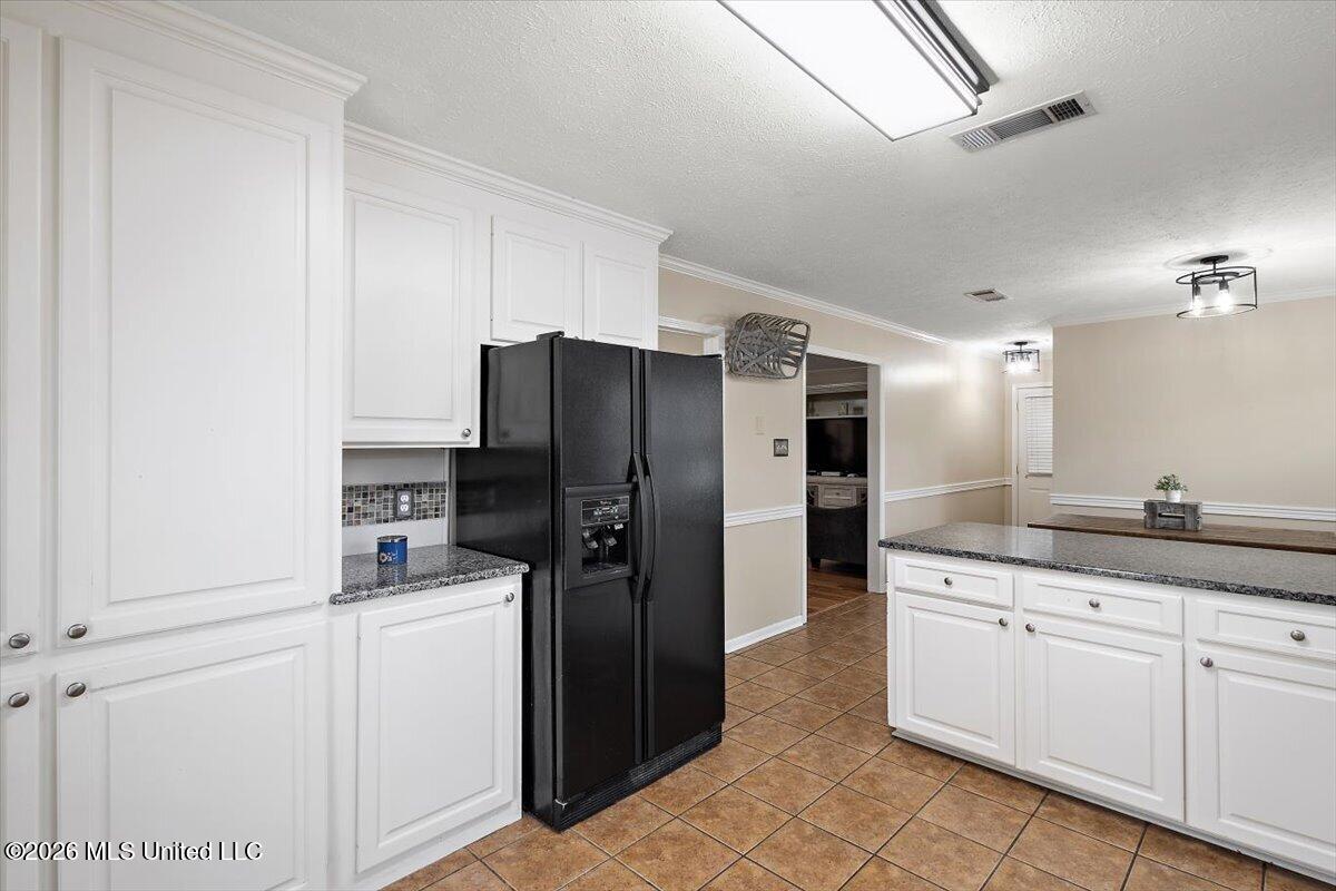 939 Tenby Drive Property Photo 14