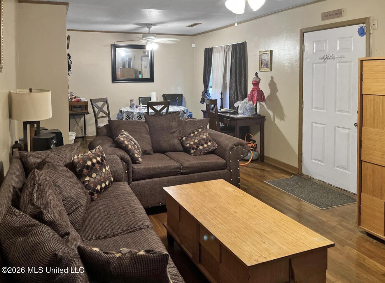 936 W 6th Street Property Photo 2