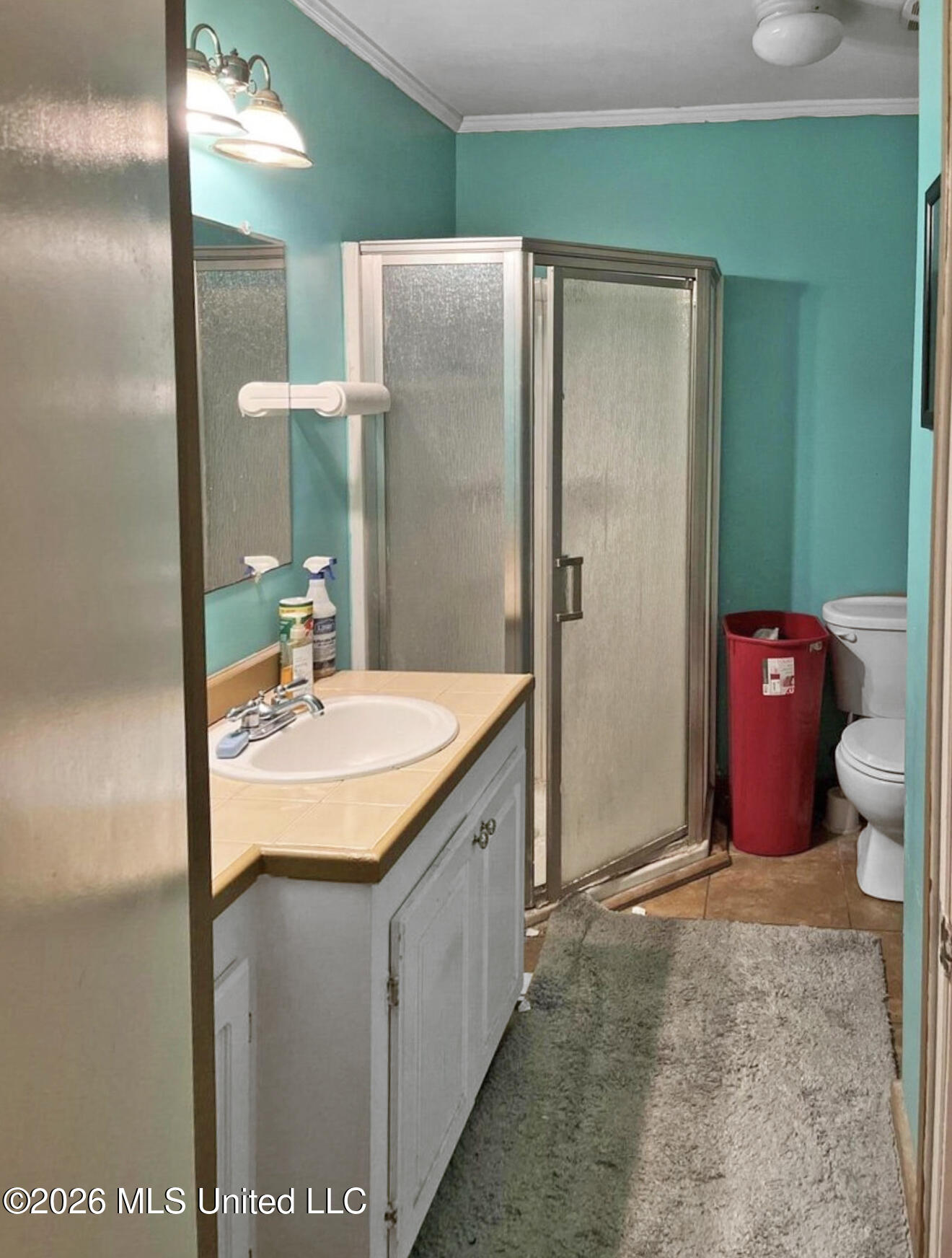 936 W 6th Street Property Photo 5