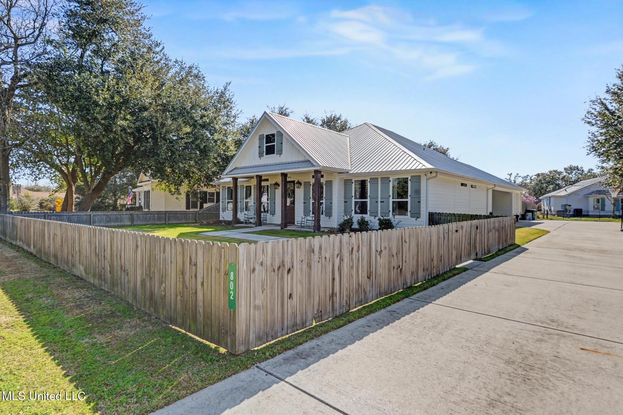 802 Old Spanish Trail Property Photo 3