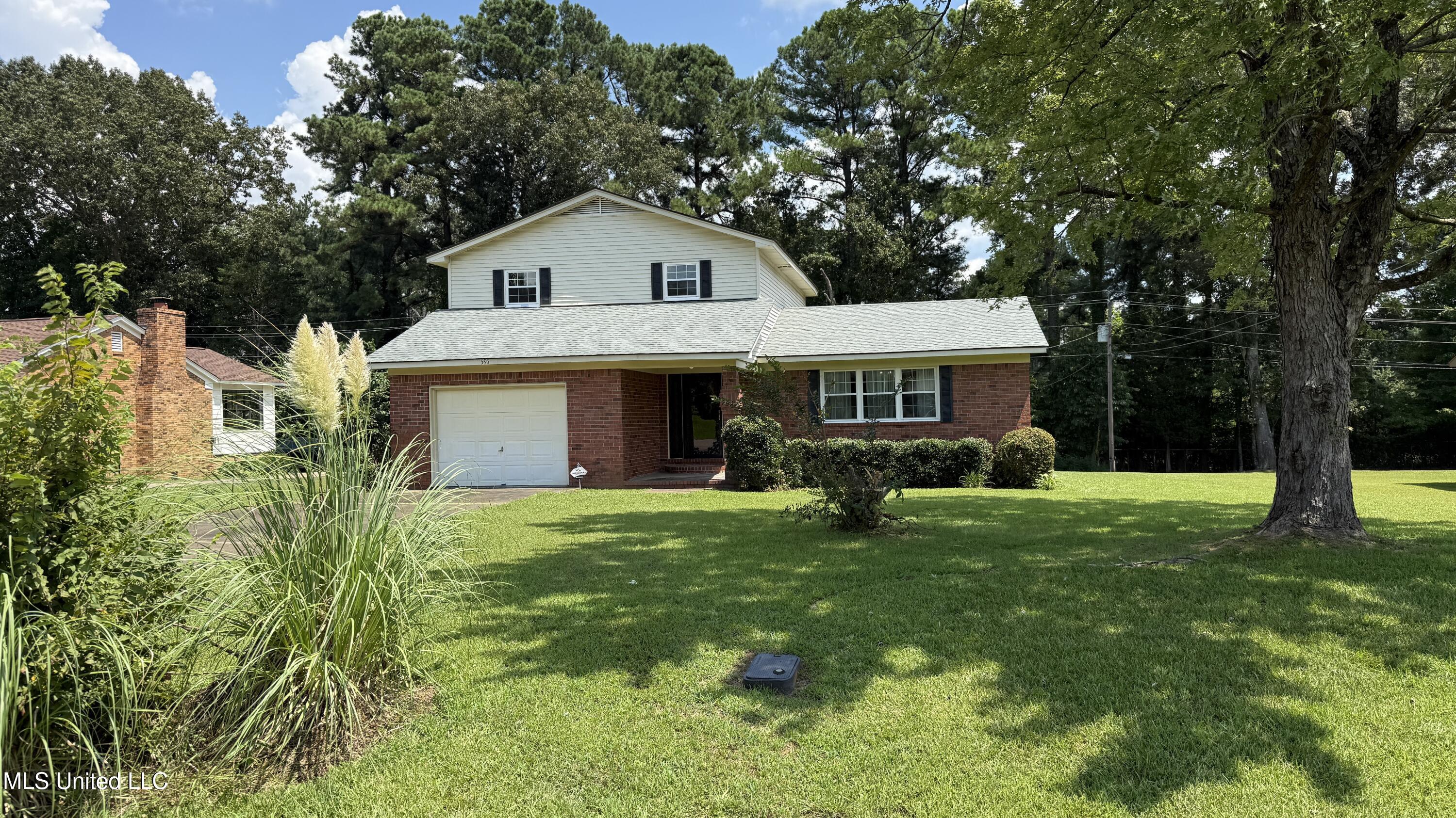595 Swaney Drive Property Photo 1