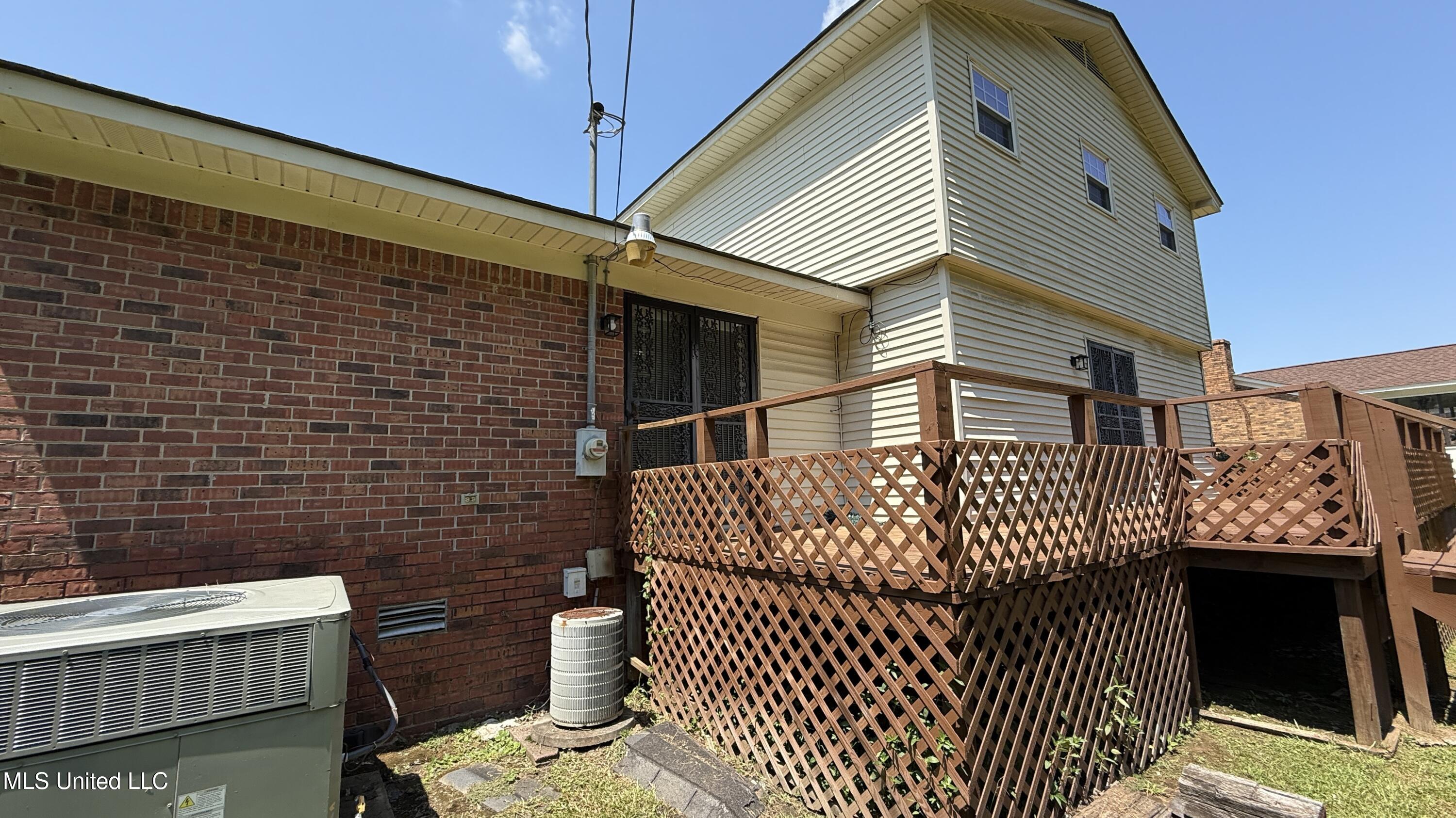 595 Swaney Drive Property Photo 13
