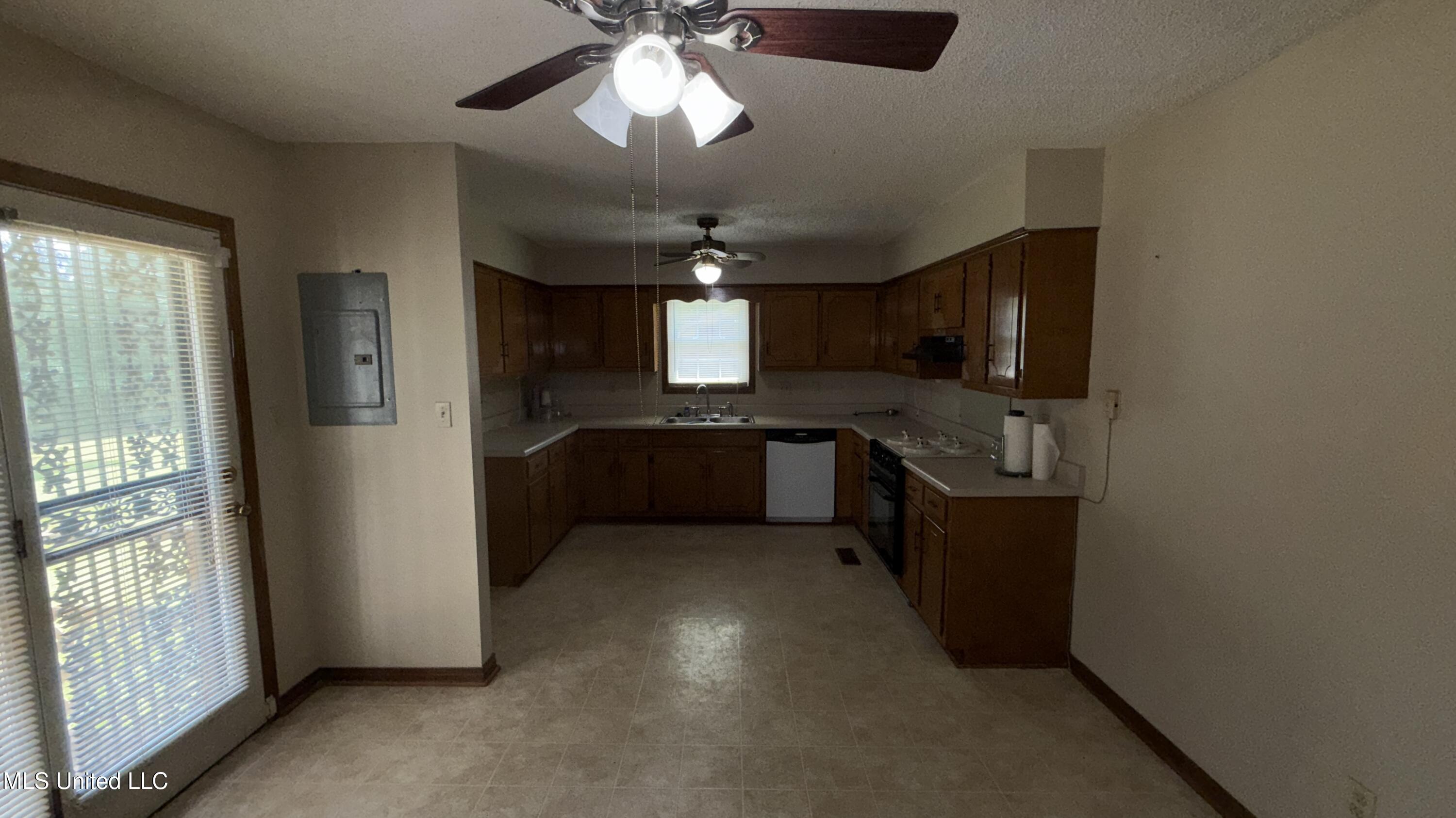 595 Swaney Drive Property Photo 26