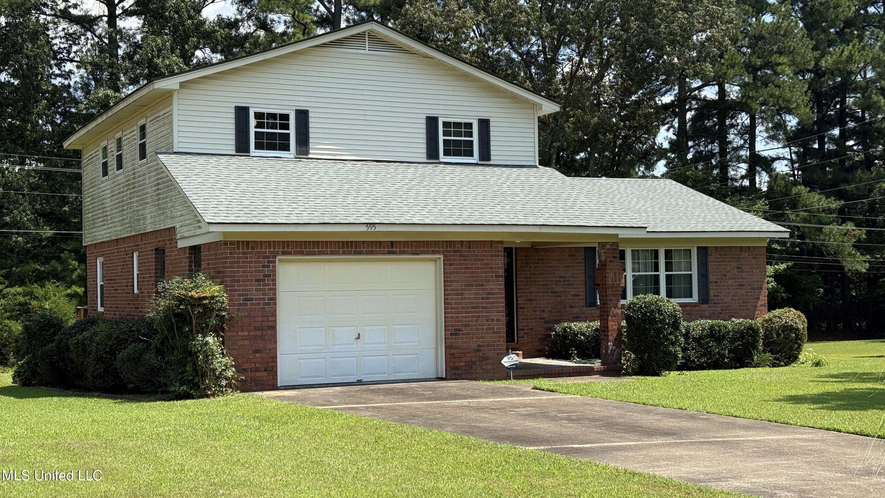 595 Swaney Drive Property Photo 44