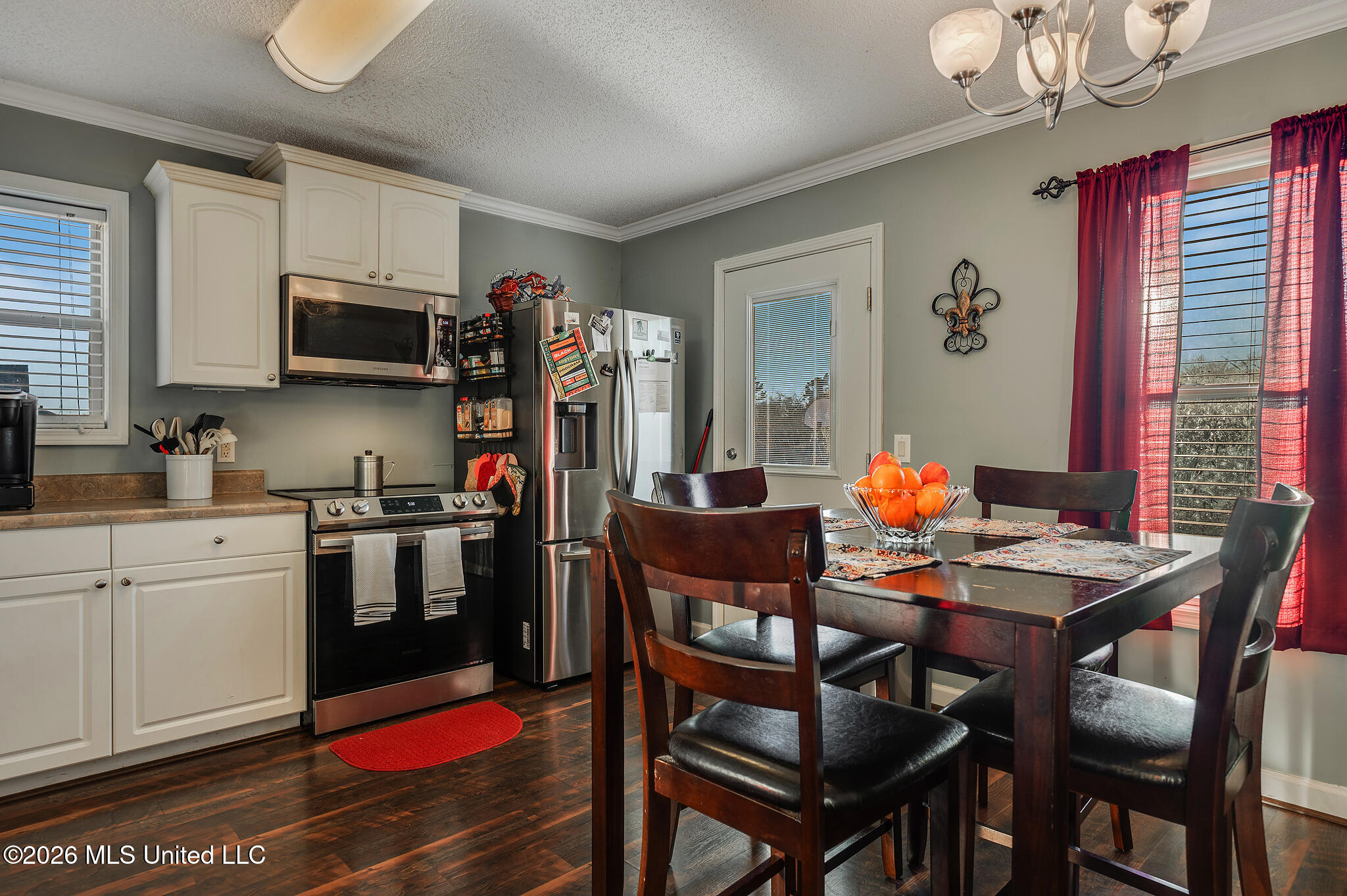403 Chenoa Avenue Property Photo 3
