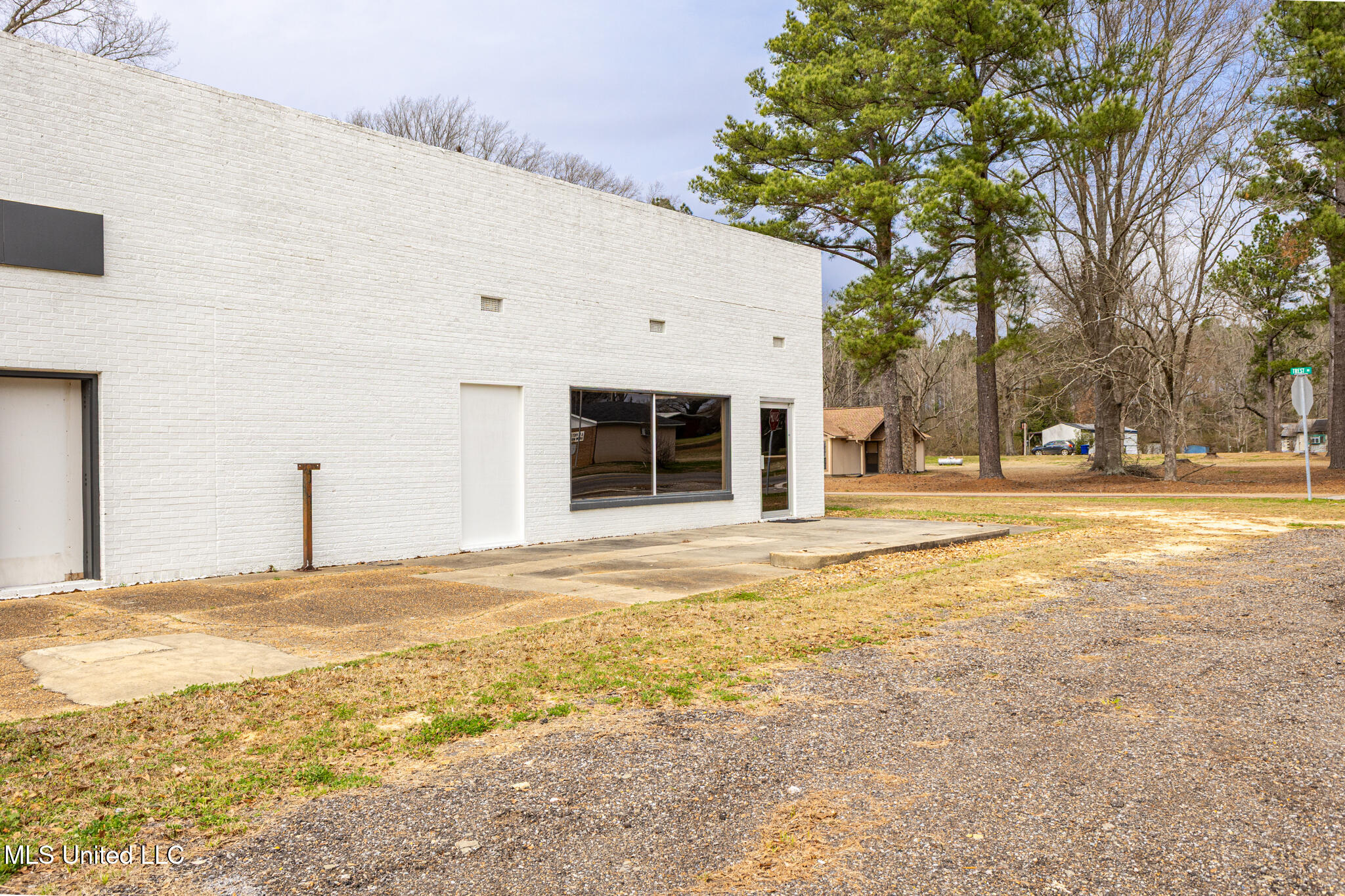 8484 Highway 483 Property Photo 4