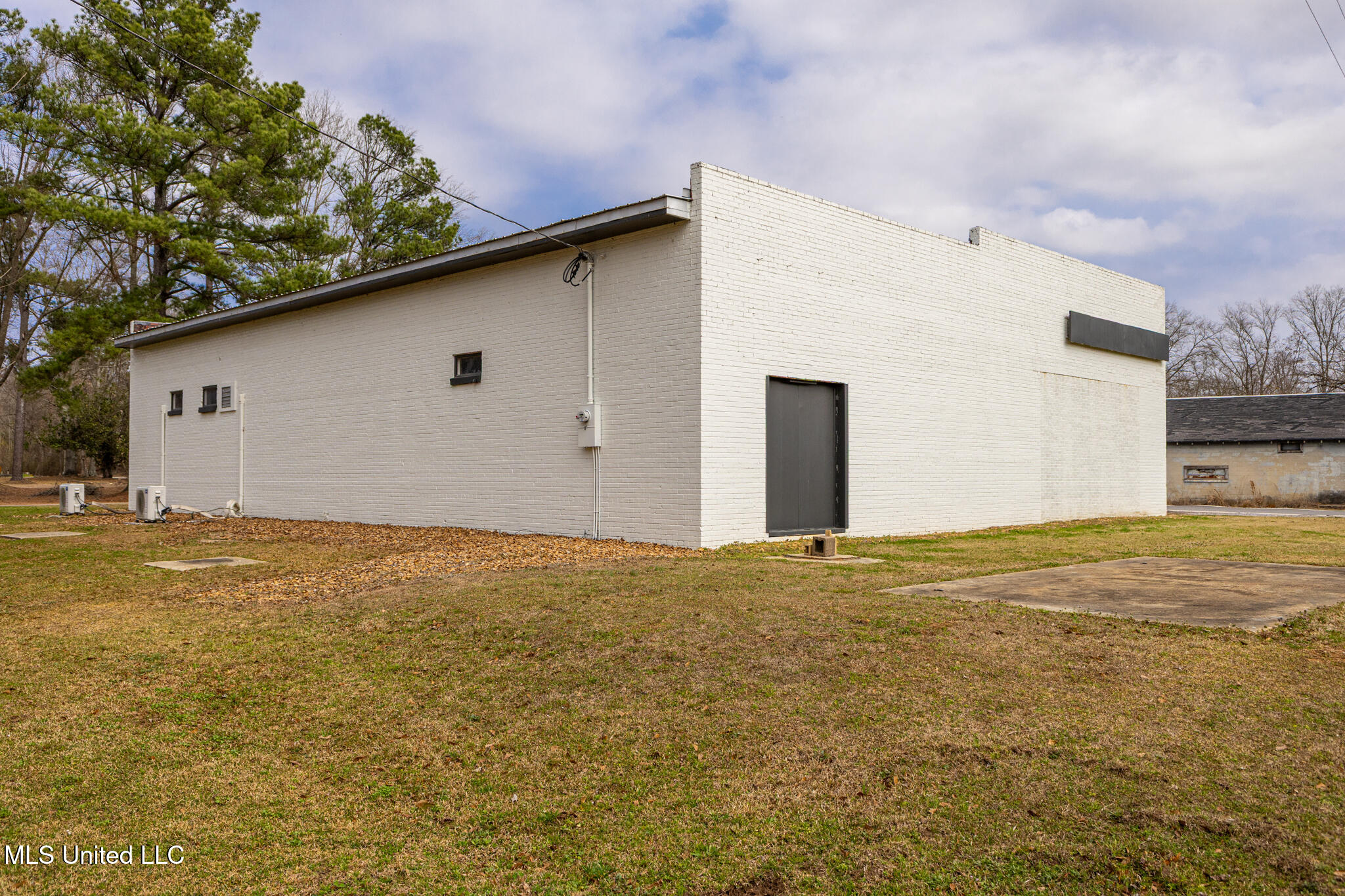8484 Highway 483 Property Photo 11