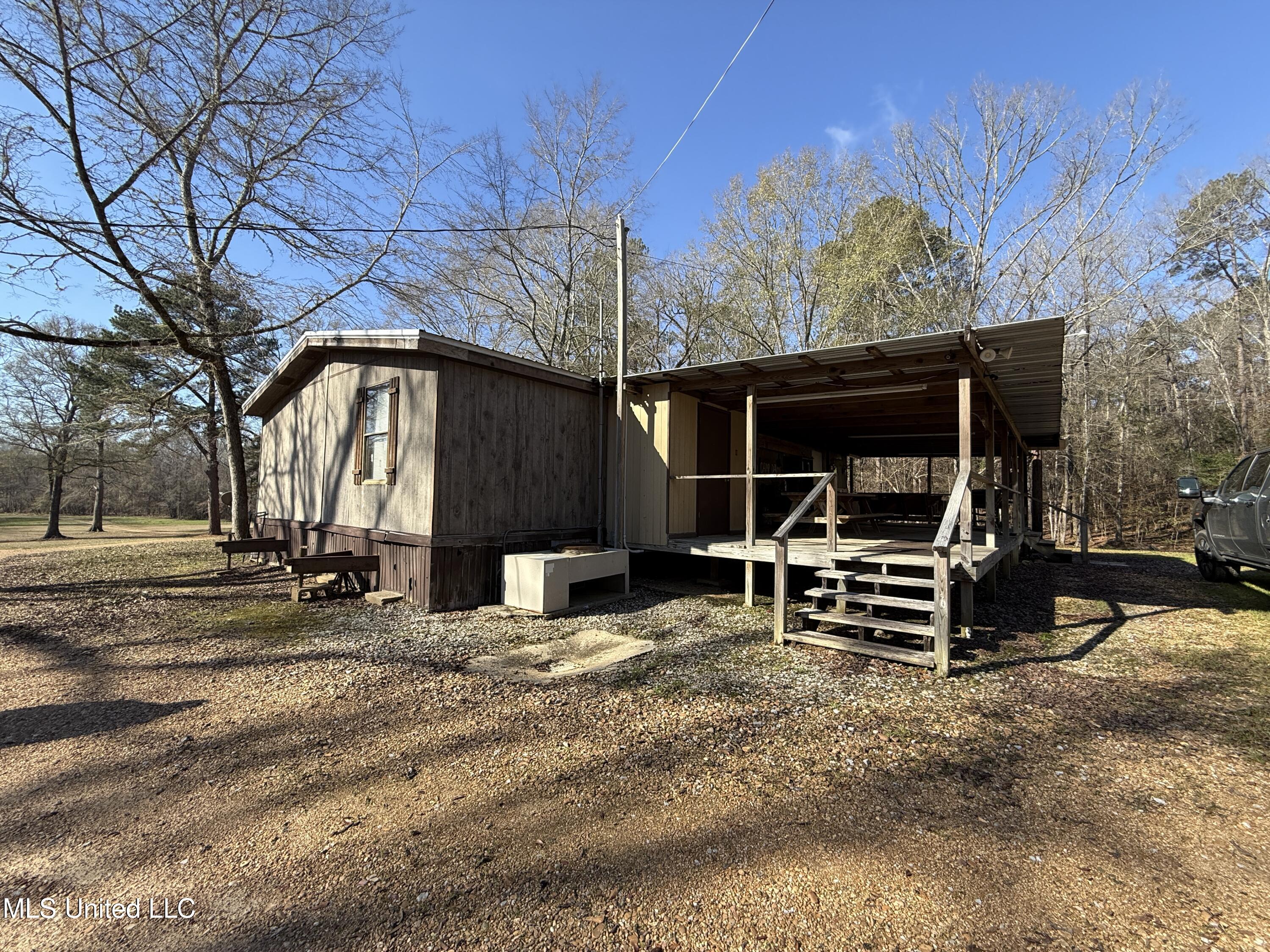 114 Huff Lane Property Photo 4
