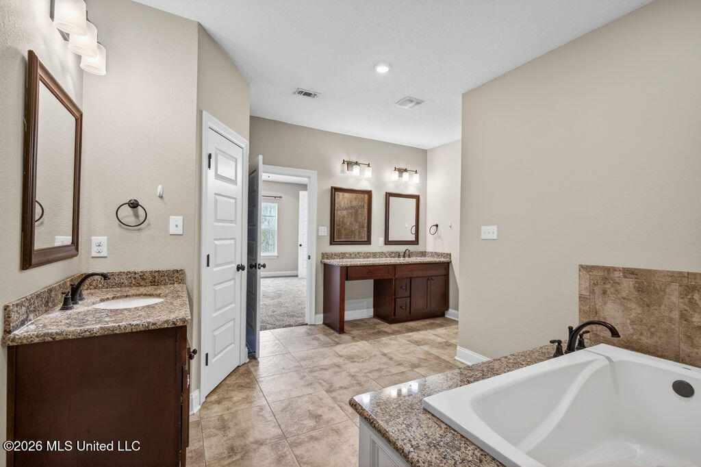 5629 Via Toscana Property Photo 19
