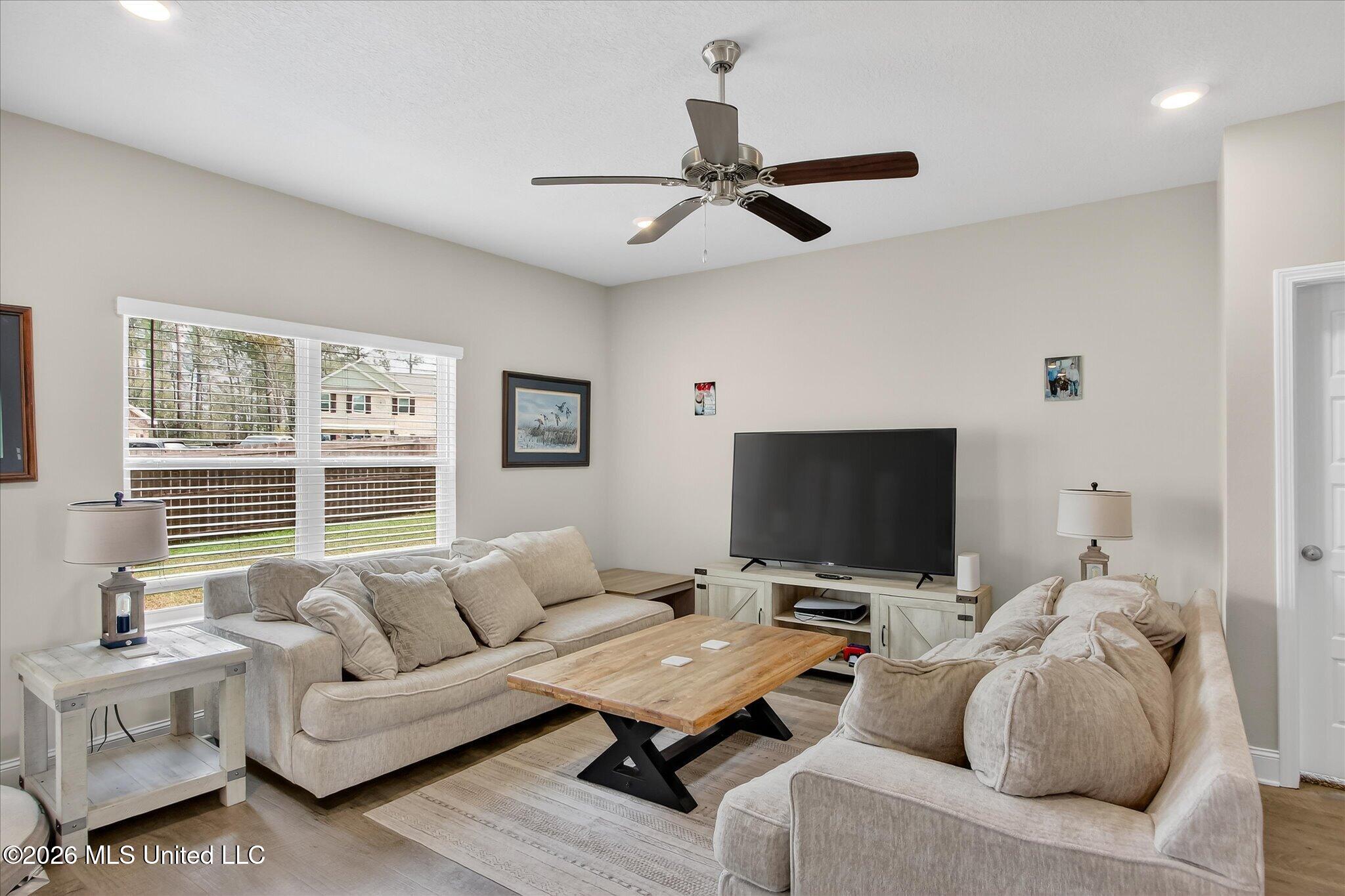 6016 Penni Lane Property Photo 3