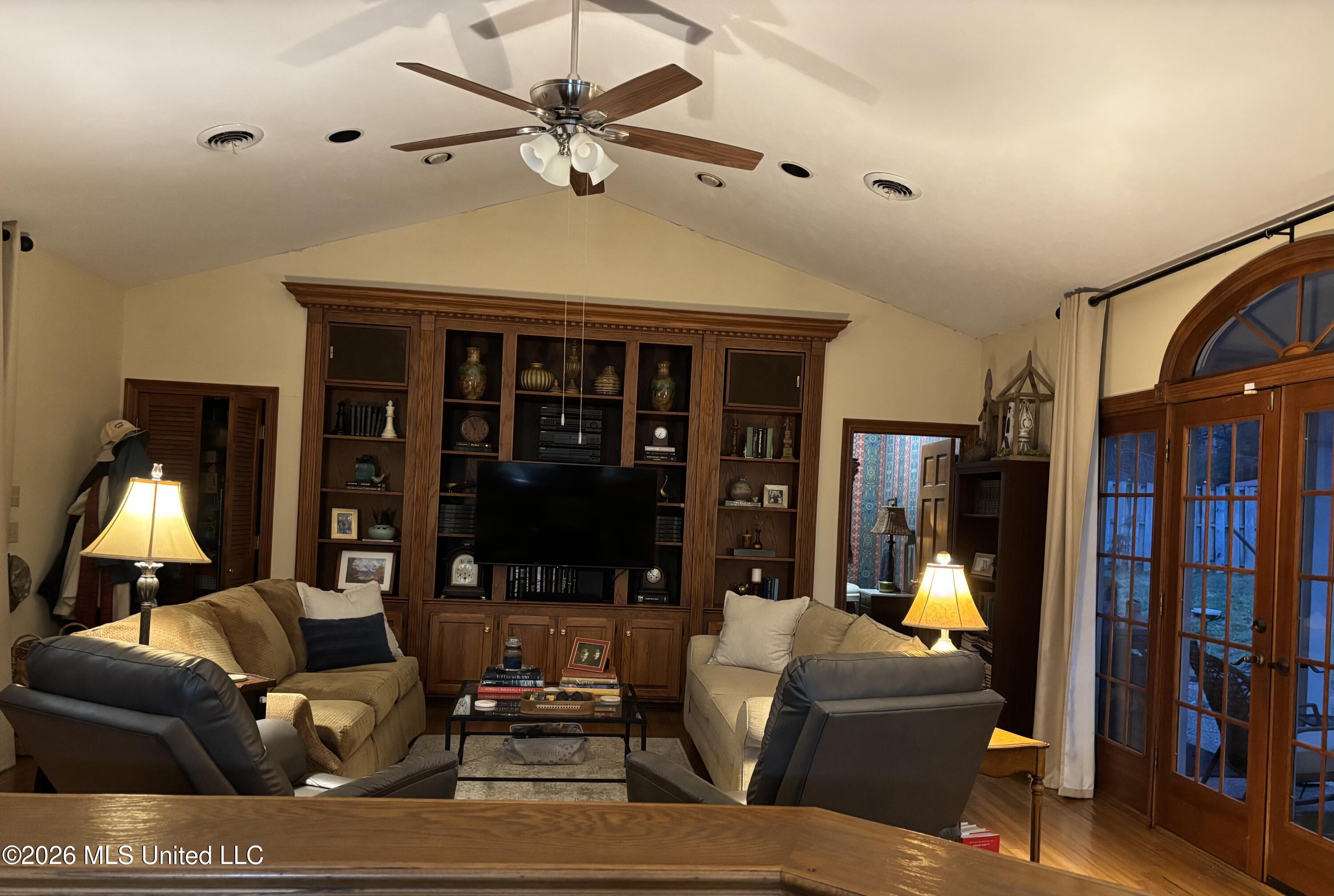 610 Marion Boulevard Property Photo 4