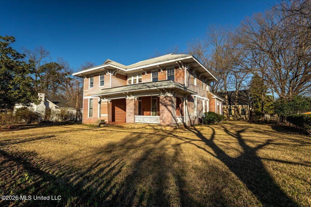 195 N Walthall Street Property Photo 2