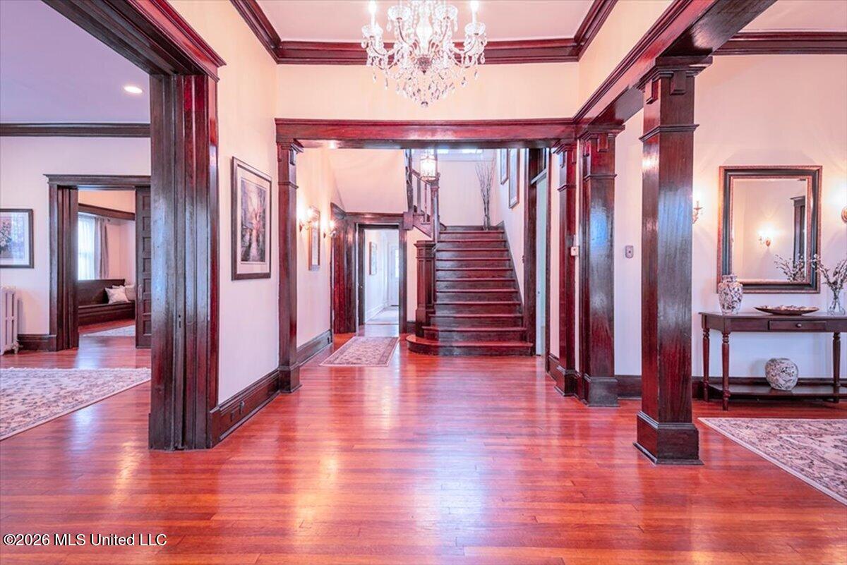 195 N Walthall Street Property Photo 5