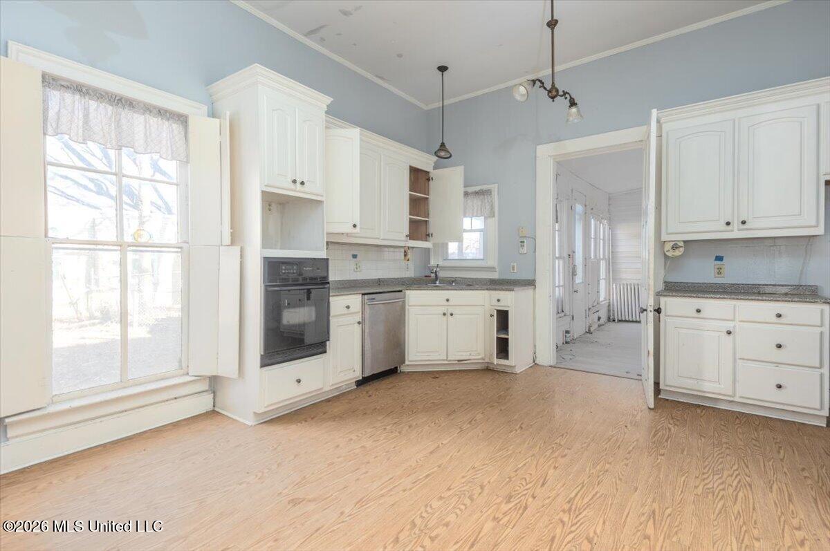 195 N Walthall Street Property Photo 10