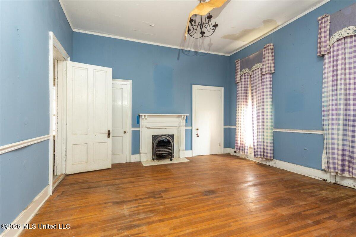 195 N Walthall Street Property Photo 12