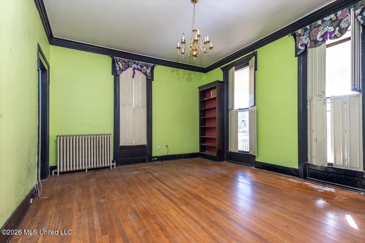 195 N Walthall Street Property Photo 15