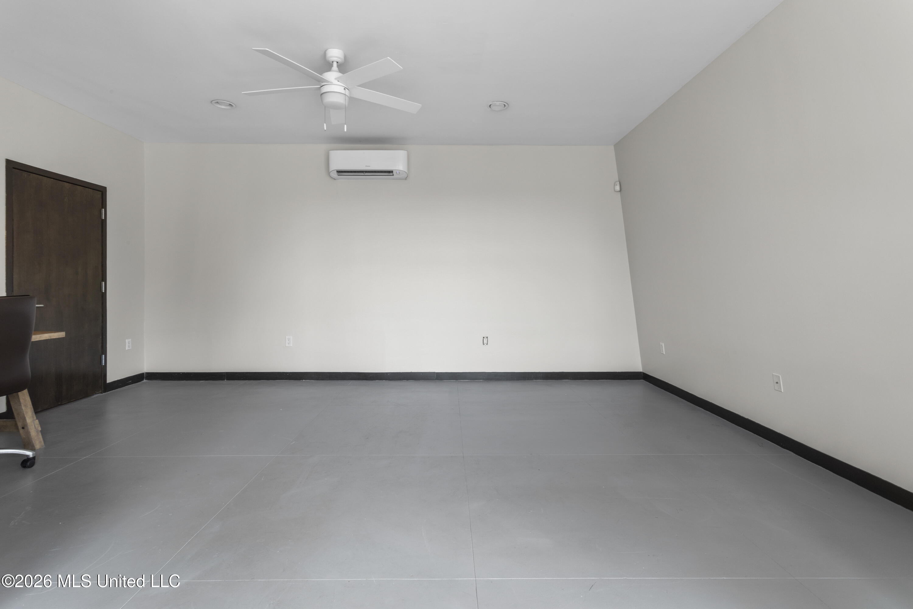 443/441 Main Street Property Photo 17