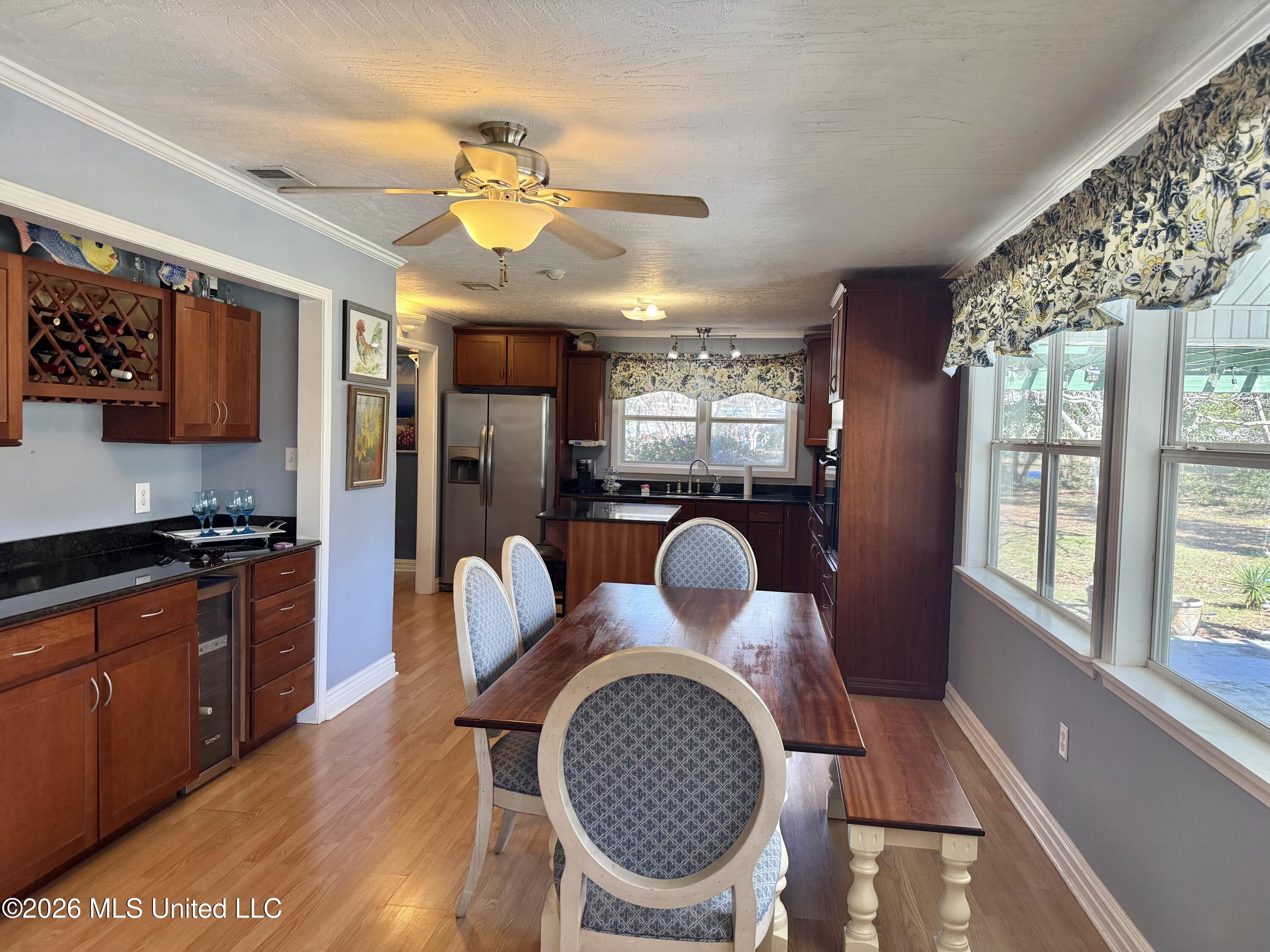 4818 Oakwood Street Property Photo 8