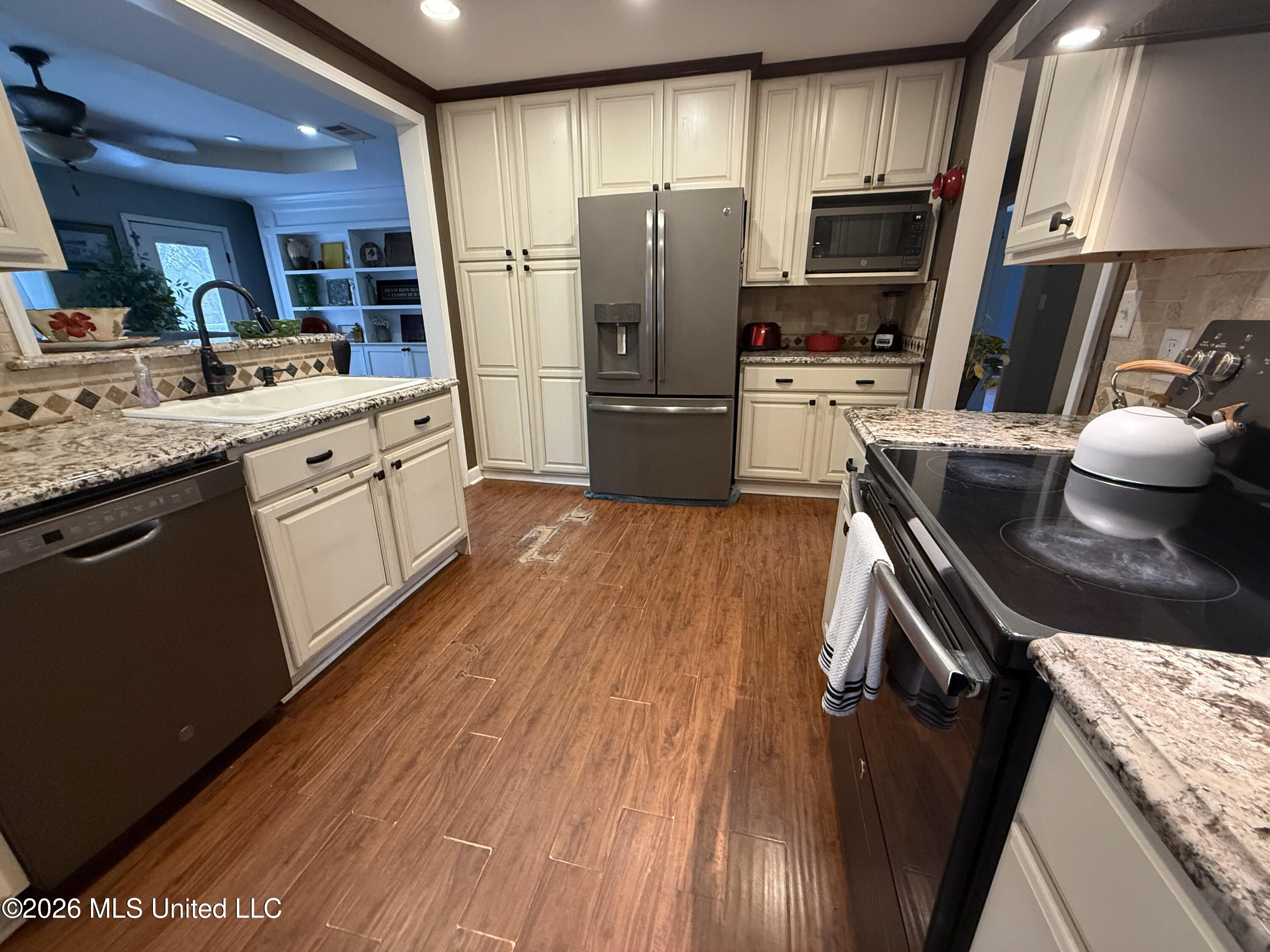 4964 Blossom Hill Road Property Photo 3