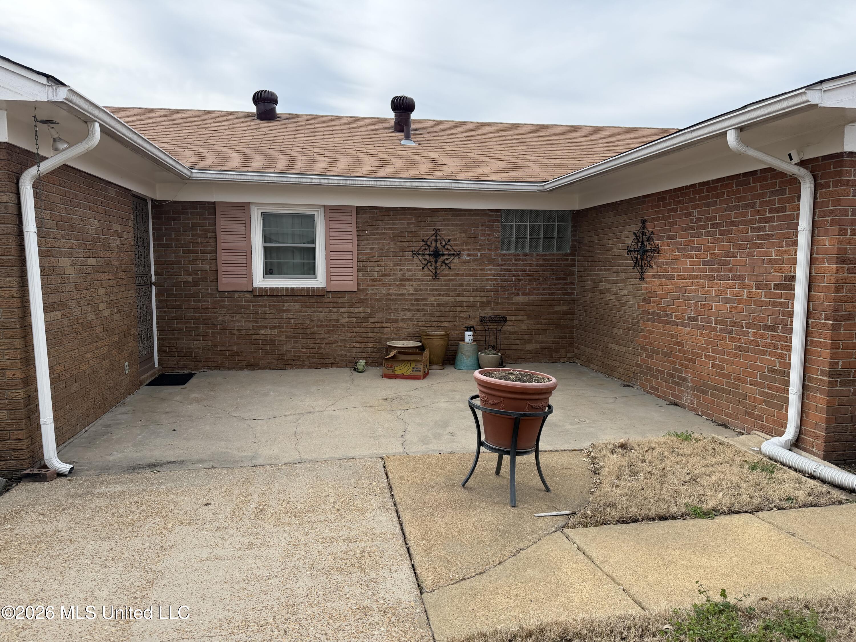 720 Central Street Property Photo 2