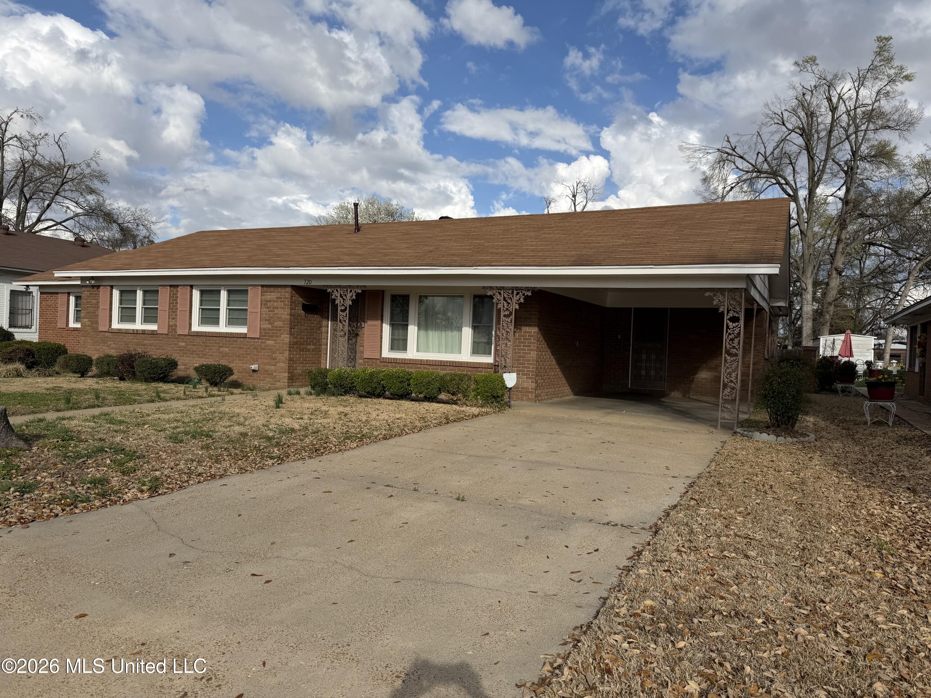 720 Central Street Property Photo 7