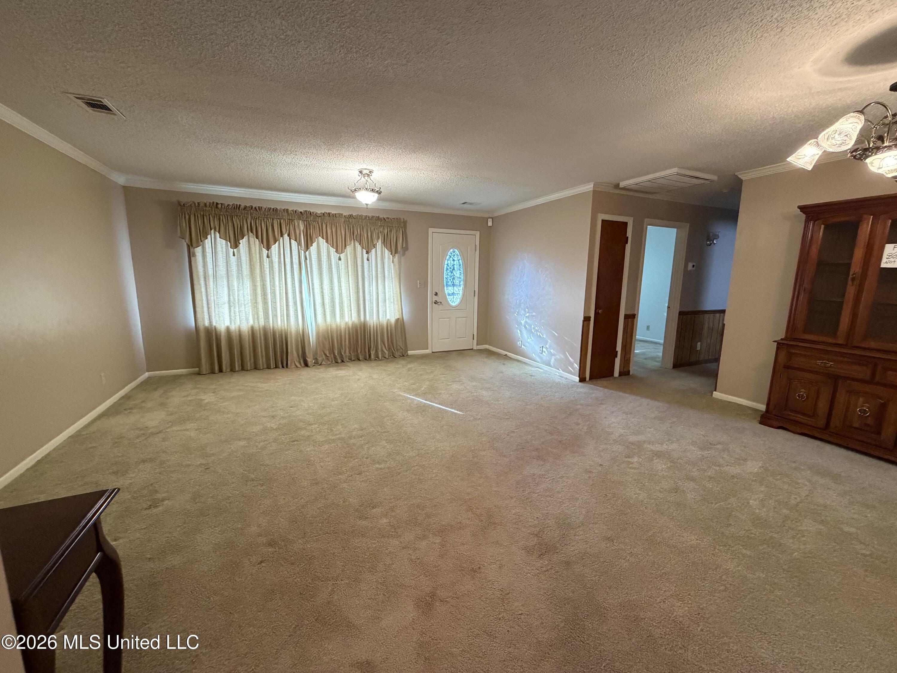 720 Central Street Property Photo 14
