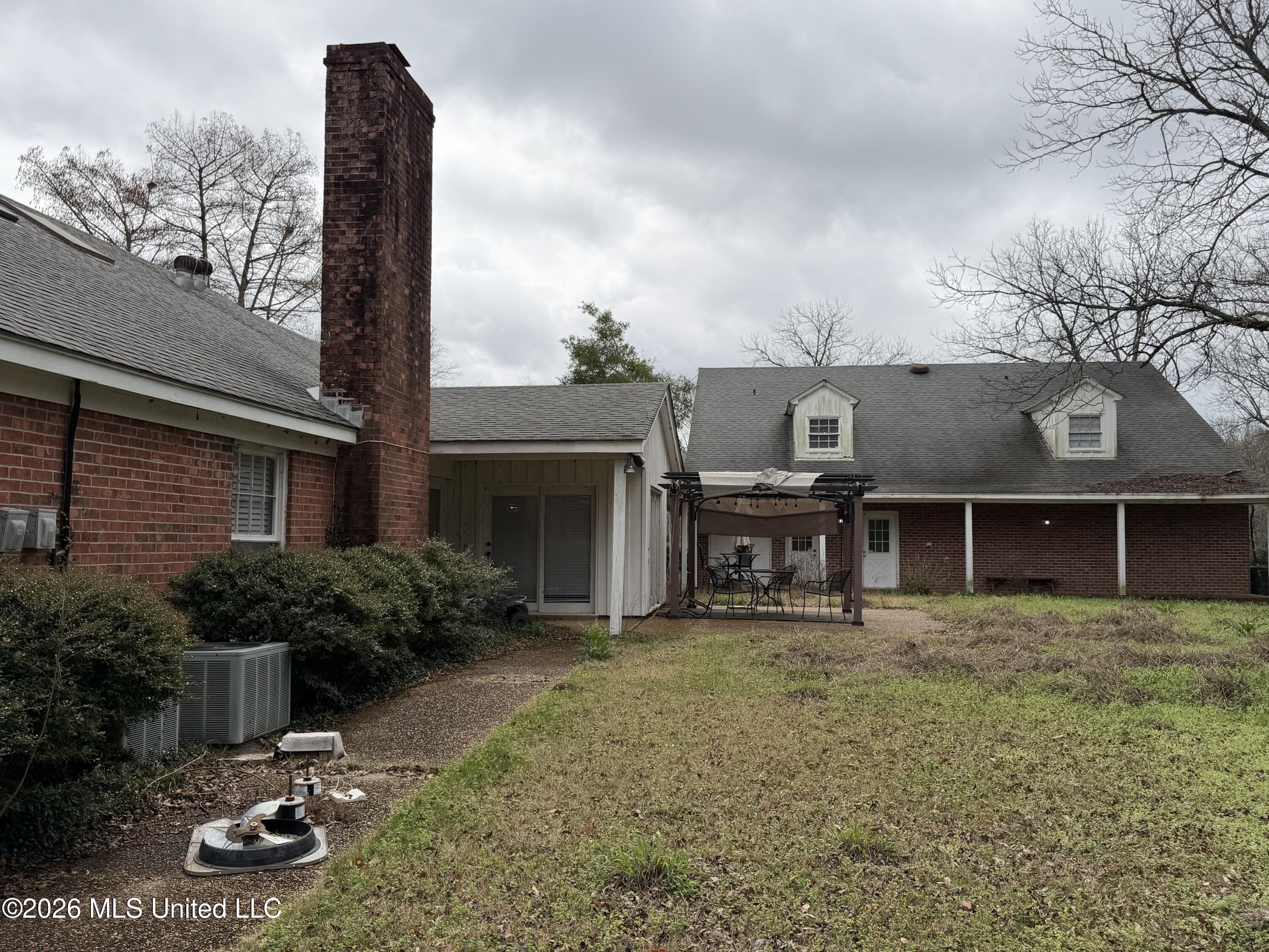 2110 Carol Street Property Photo 8