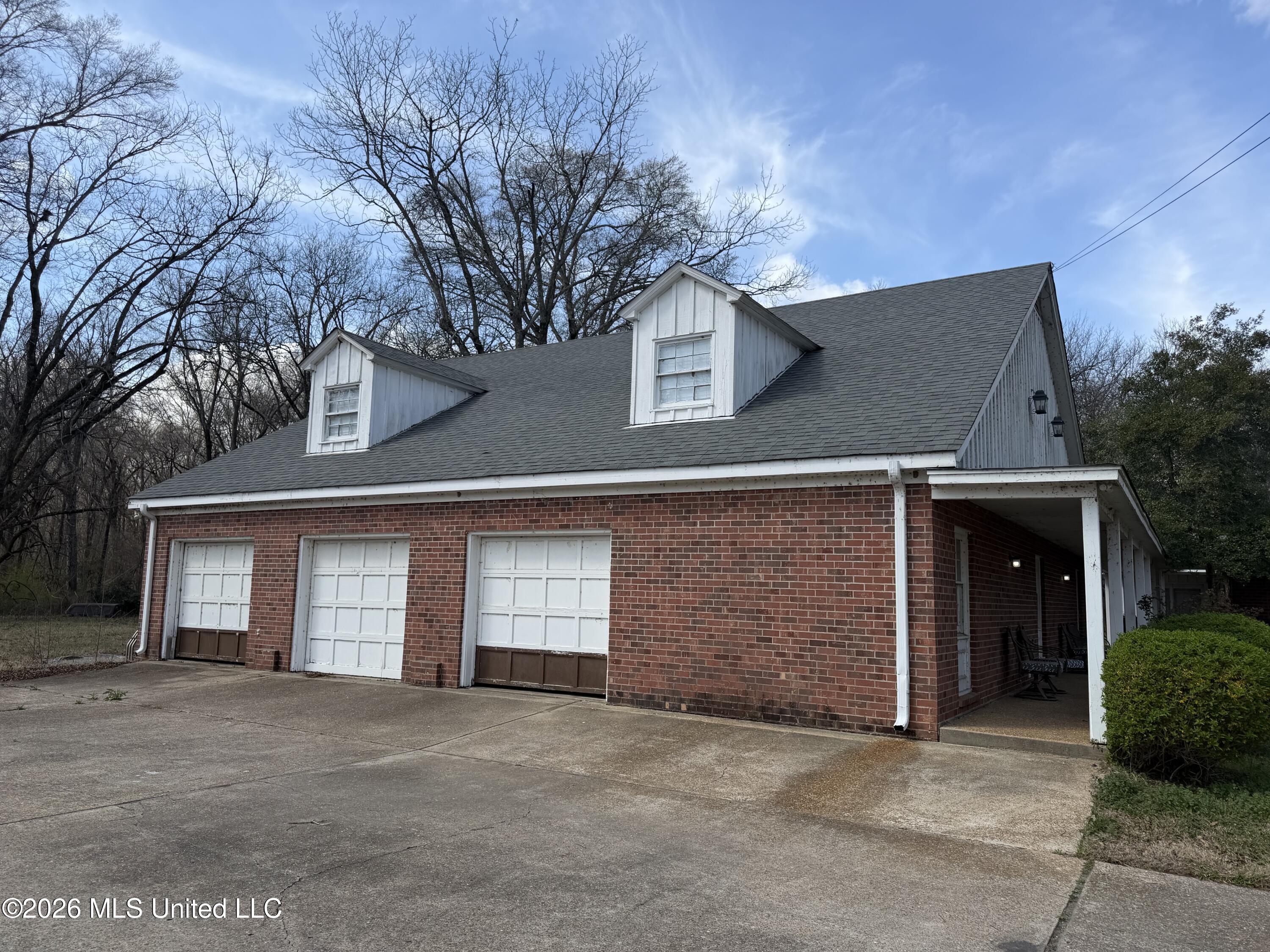 2110 Carol Street Property Photo 9