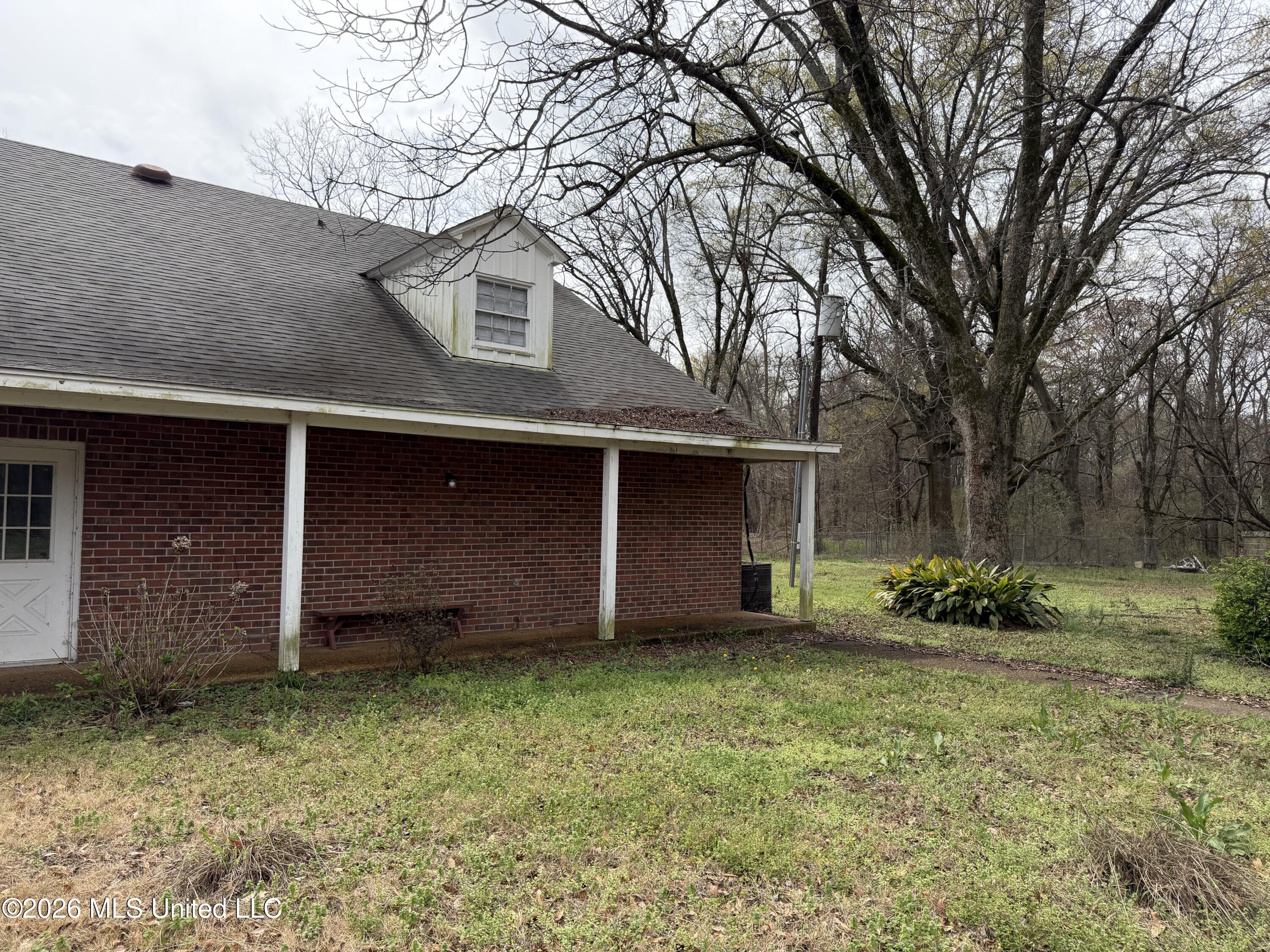 2110 Carol Street Property Photo 11
