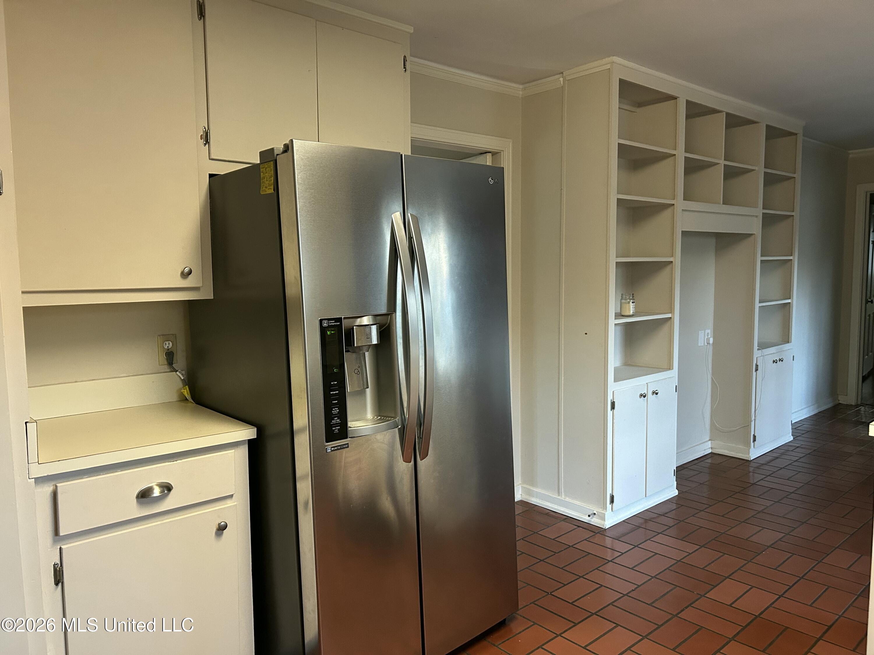 1424 E Northside Drive Property Photo 10