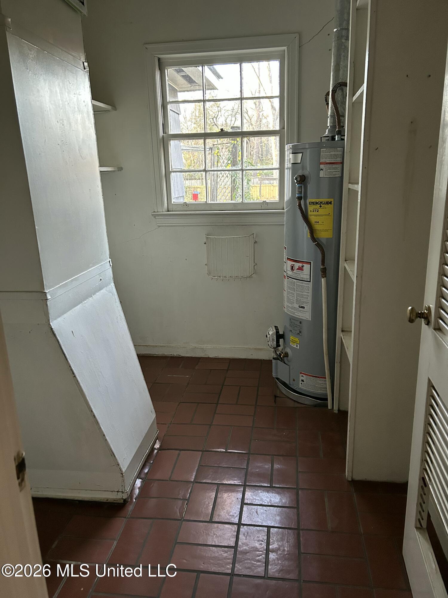 1424 E Northside Drive Property Photo 11