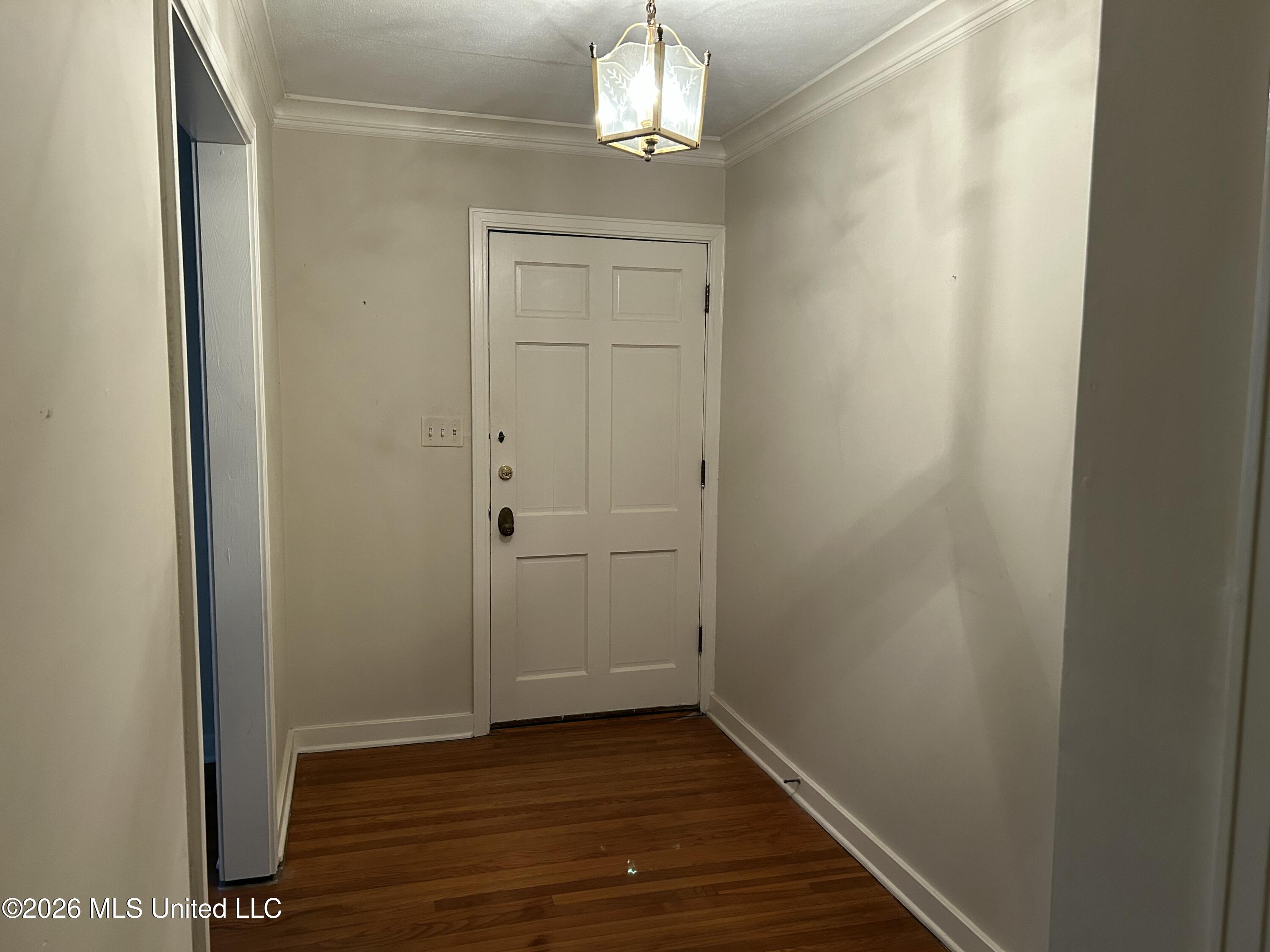 1424 E Northside Drive Property Photo 15
