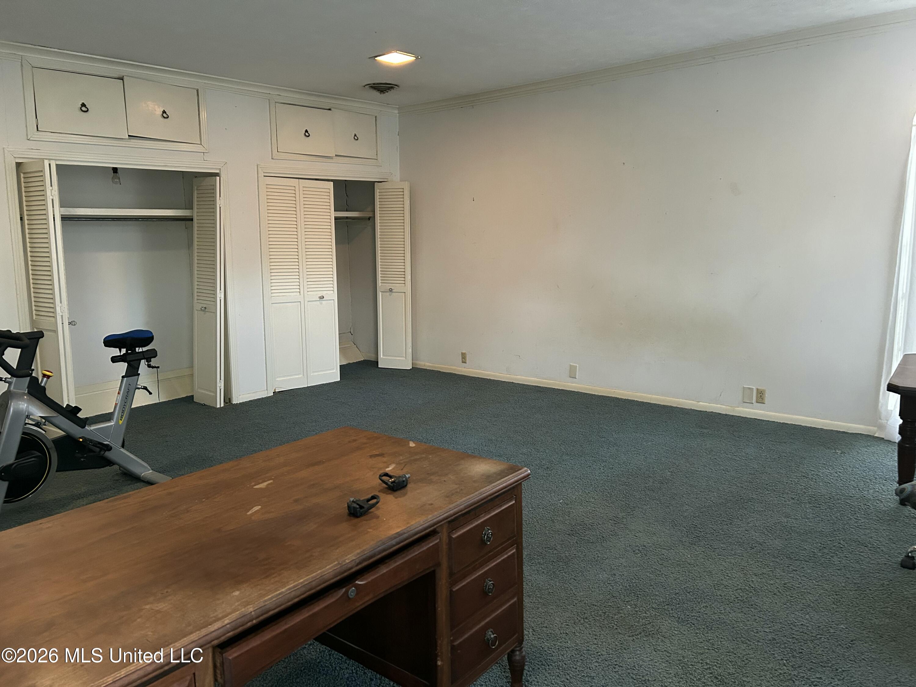 1424 E Northside Drive Property Photo 16