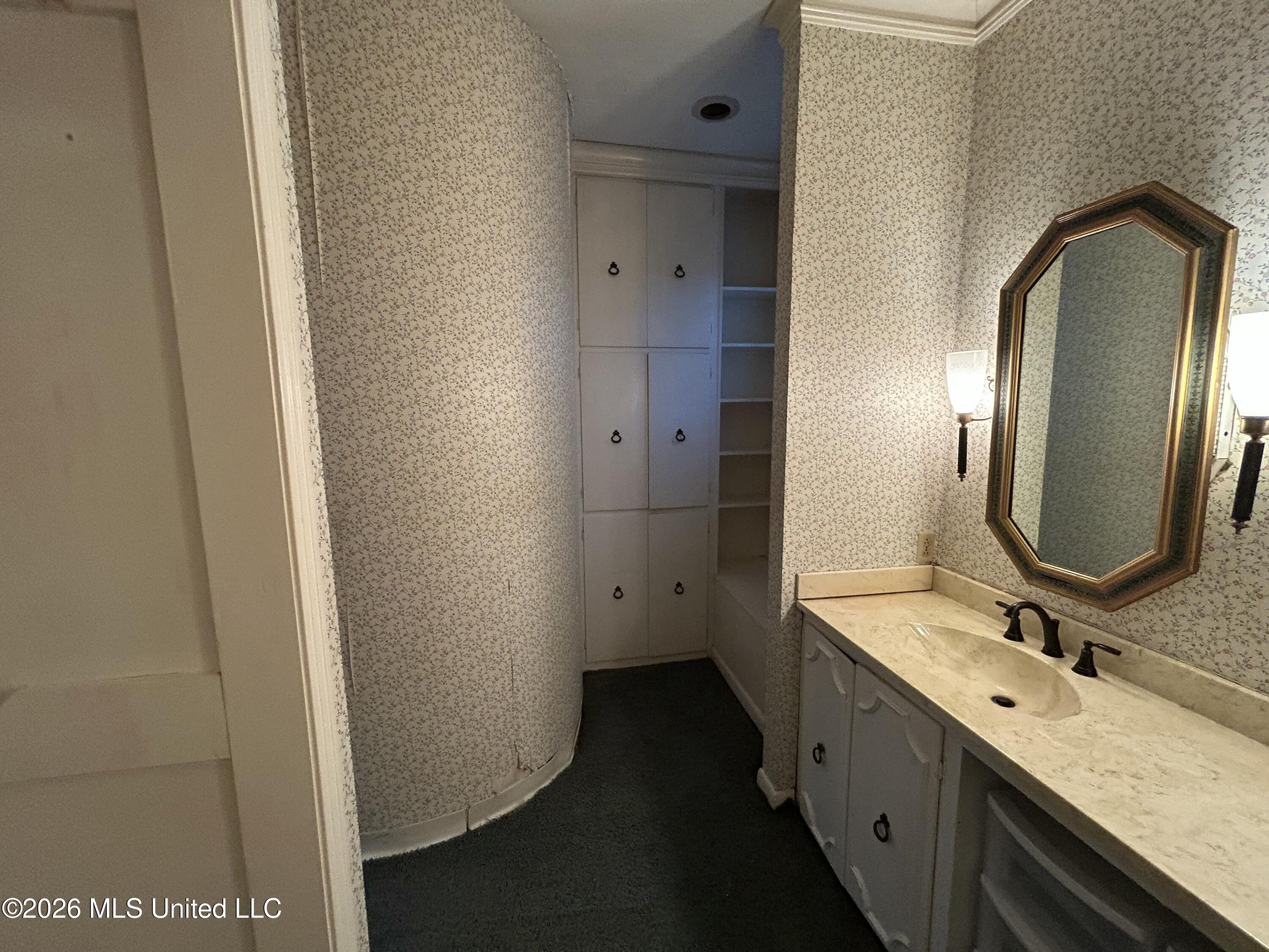 1424 E Northside Drive Property Photo 19