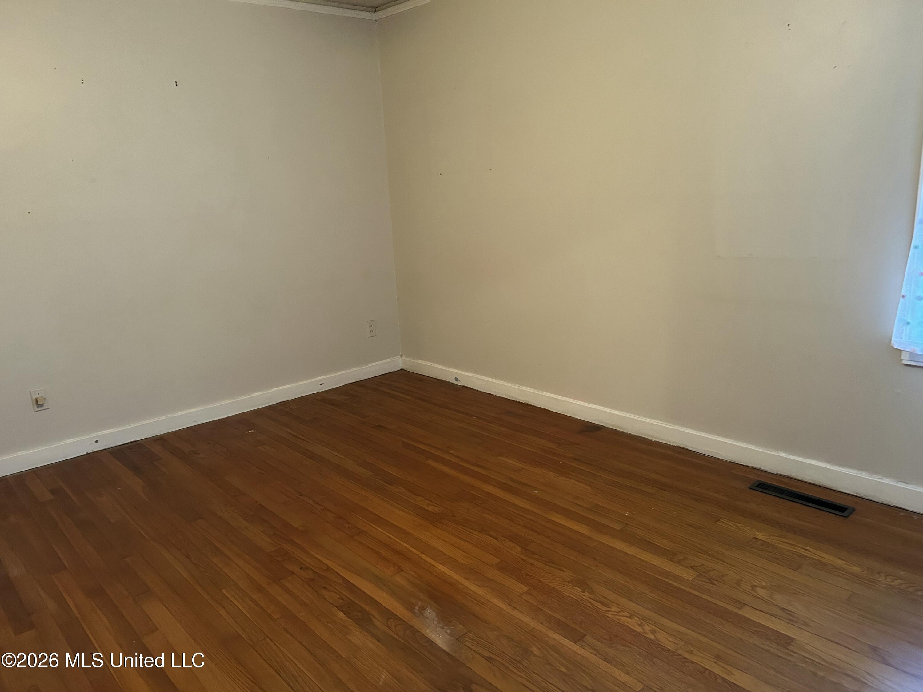 1424 E Northside Drive Property Photo 21