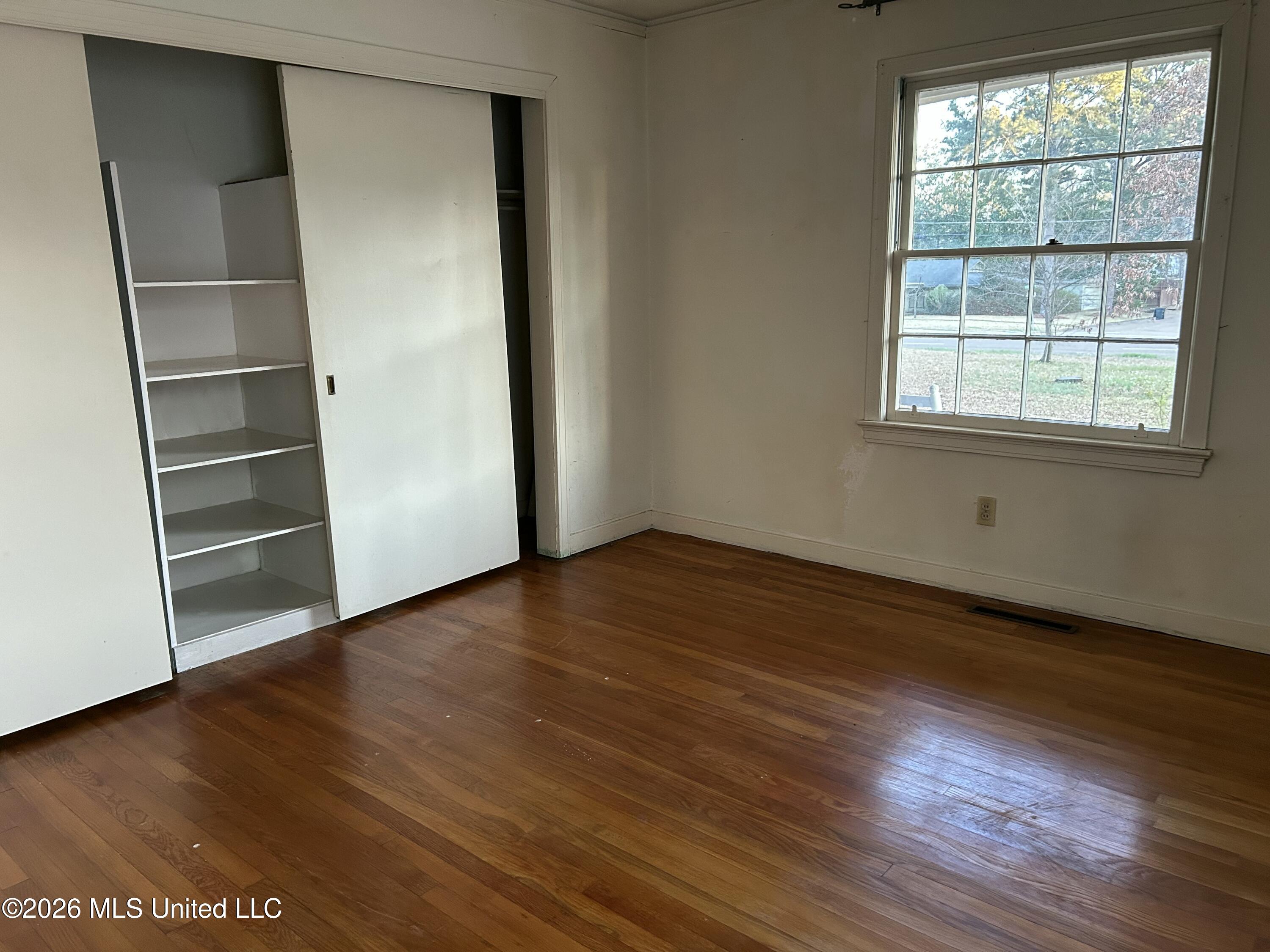 1424 E Northside Drive Property Photo 26
