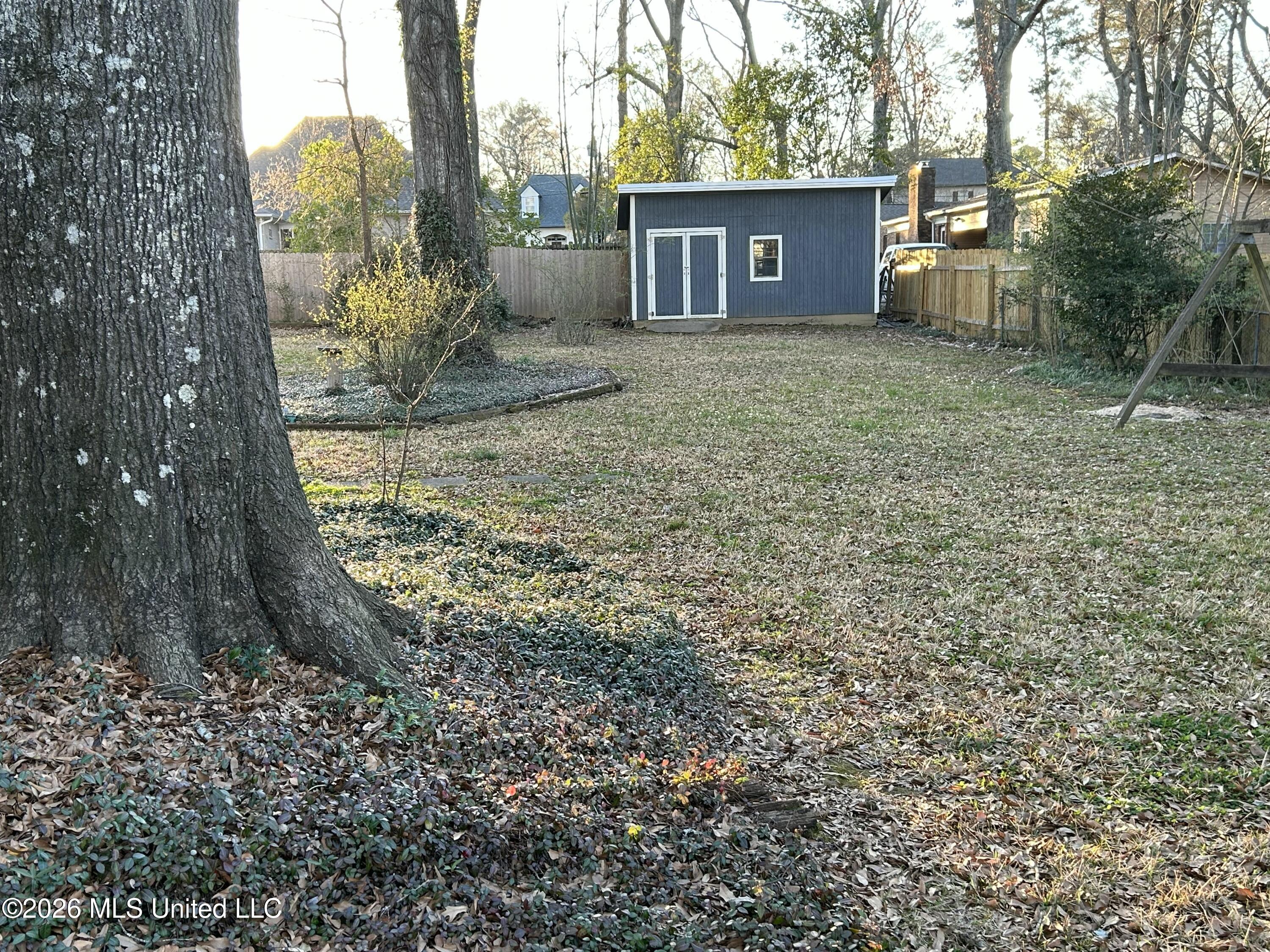 1424 E Northside Drive Property Photo 30