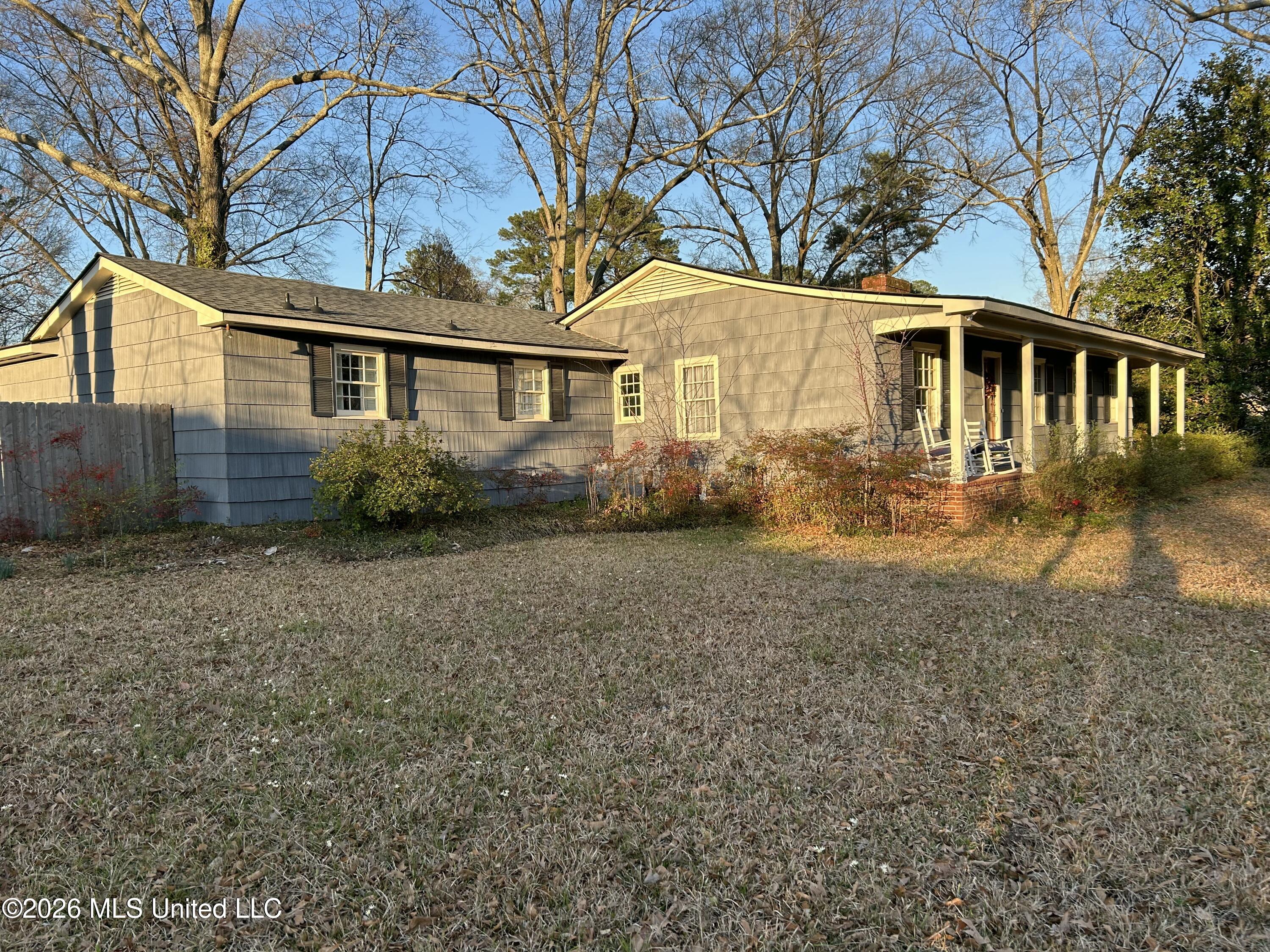 1424 E Northside Drive Property Photo 37