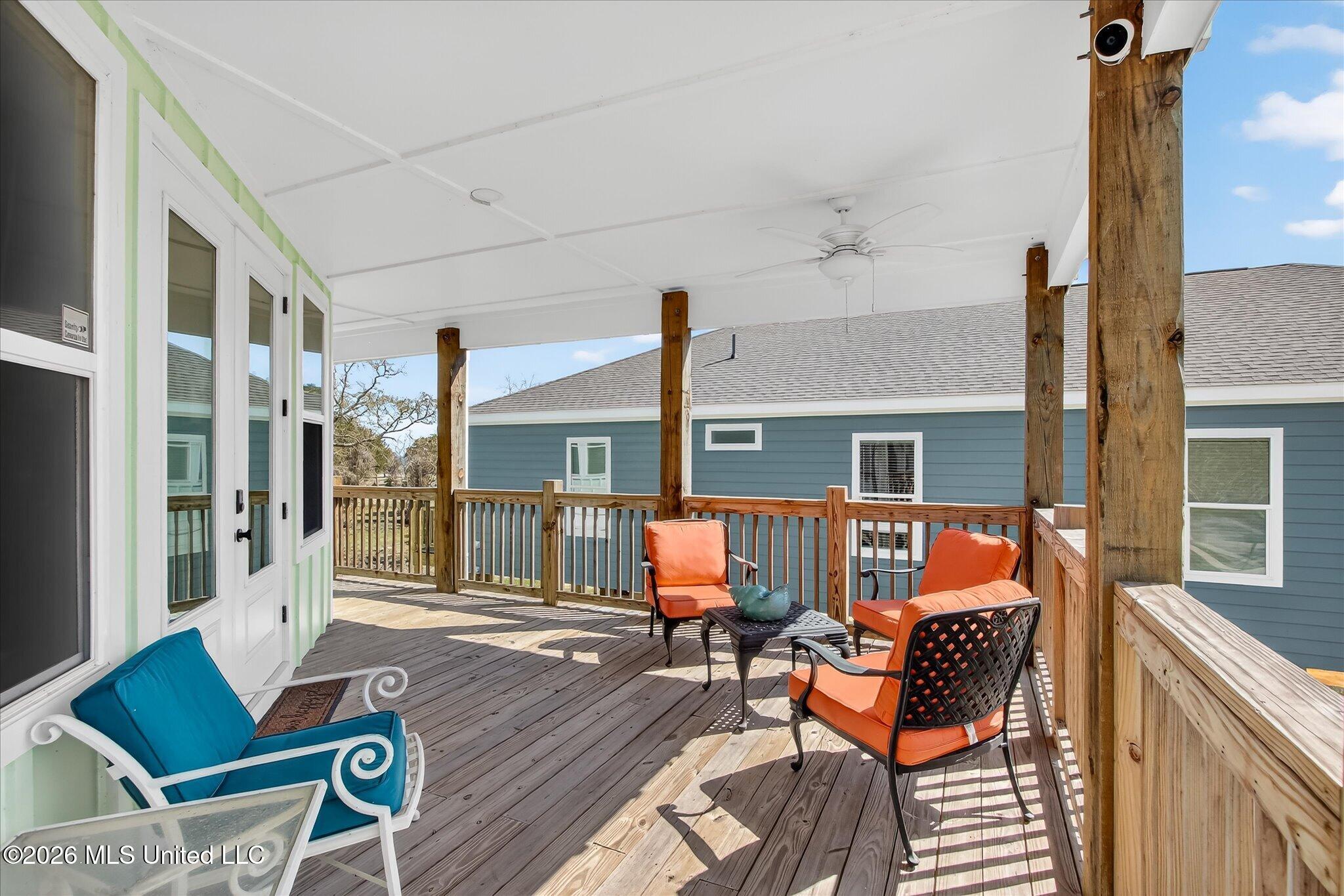 218 West Avenue Property Photo 8