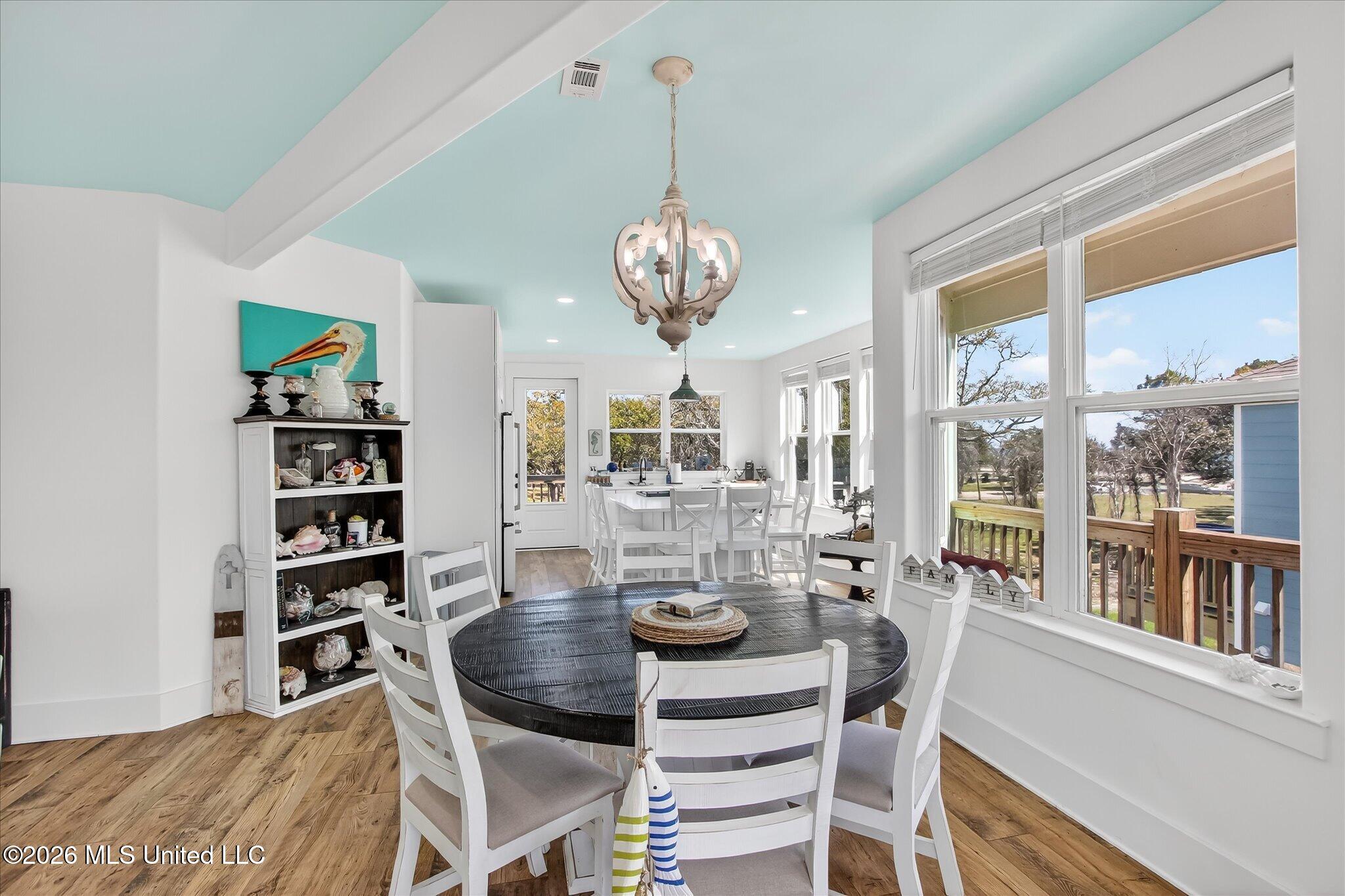 218 West Avenue Property Photo 15