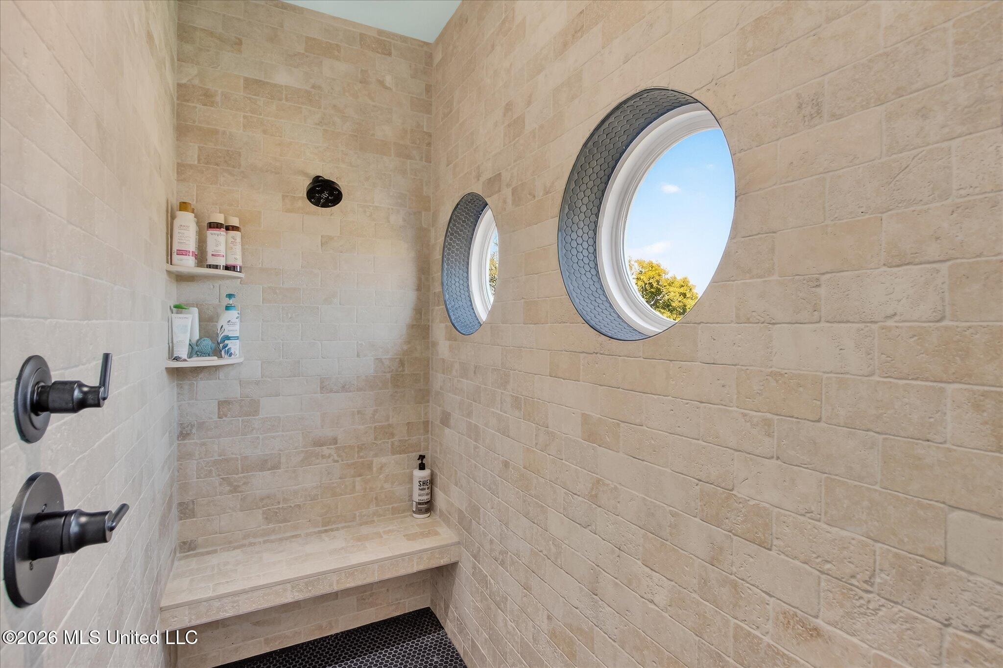 218 West Avenue Property Photo 26