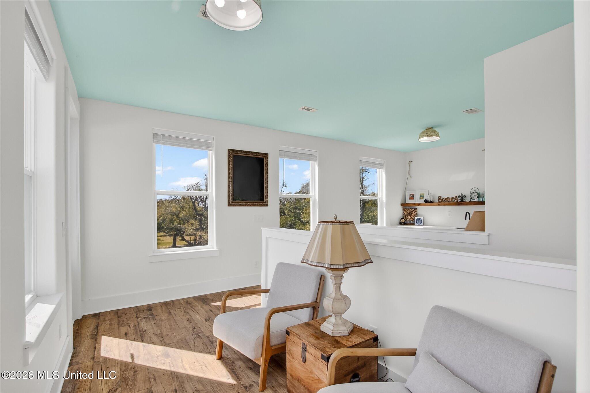 218 West Avenue Property Photo 45