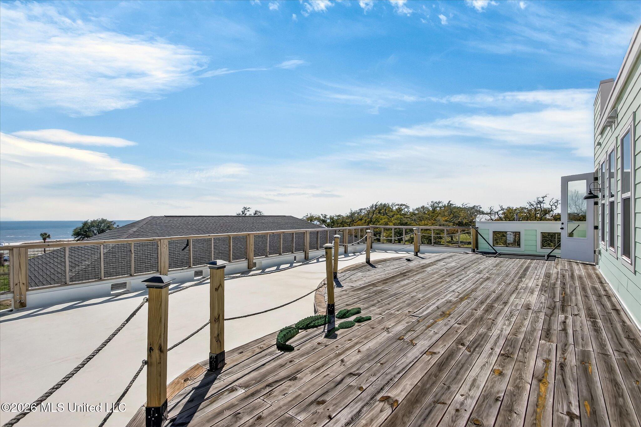 218 West Avenue Property Photo 48